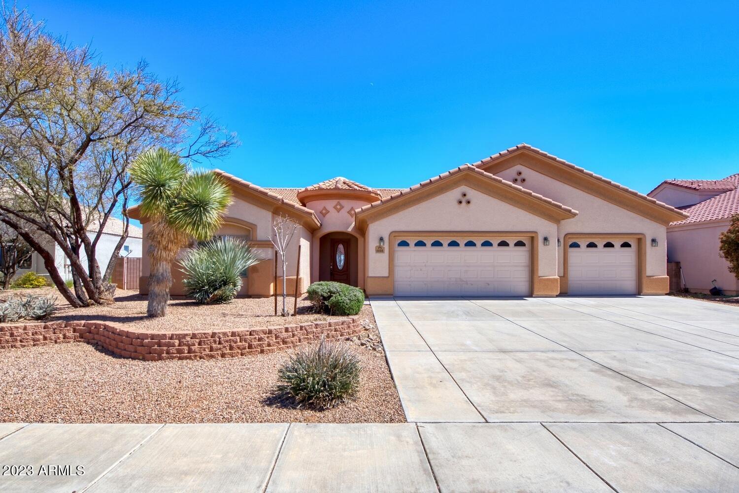 CASAS ADOBE - Residential