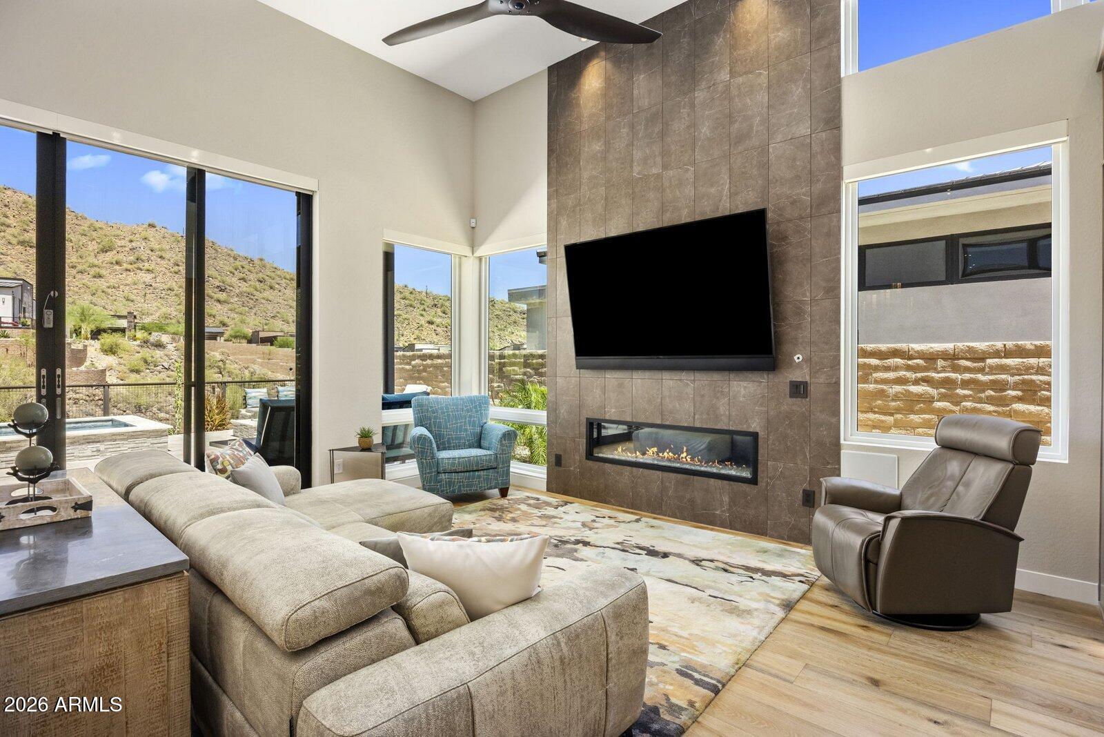 ADERO CANYON PARCEL 5 REPLAT - Residential