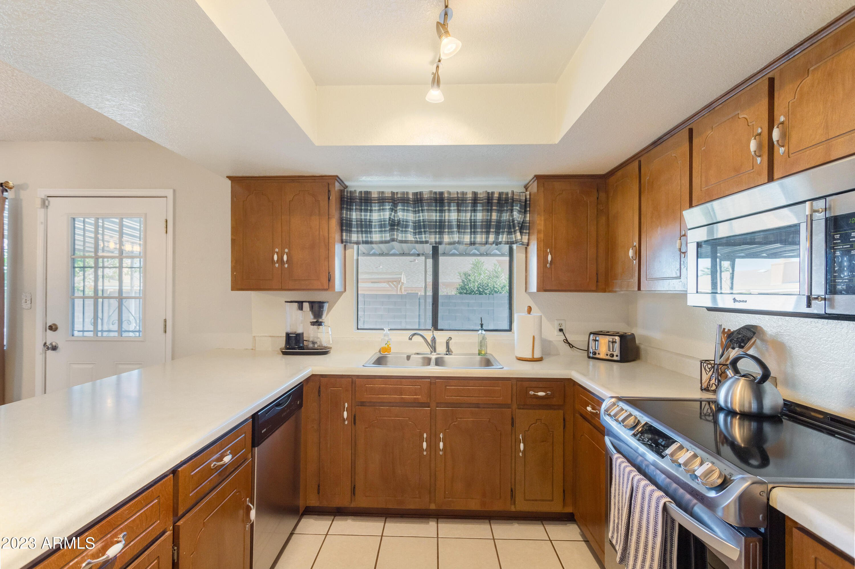 SUMMIT MEADOWS - Residential