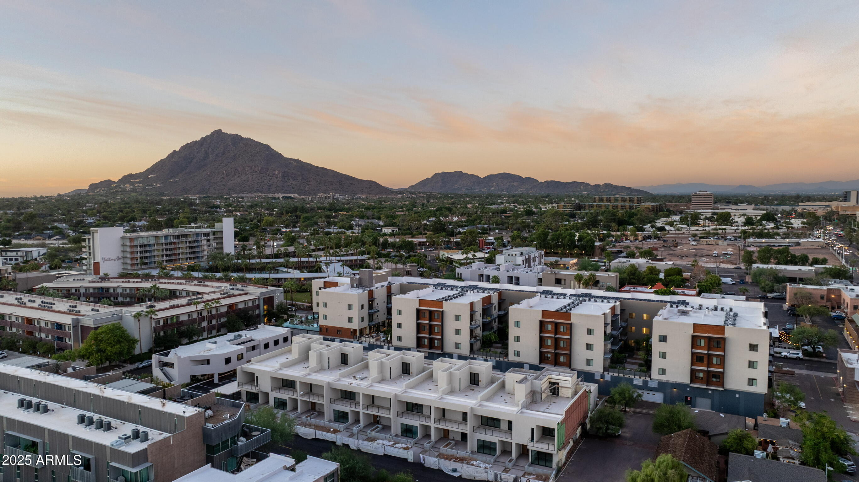 SCOTTSDALE RESIDENCE TOWNHOMES - Residential