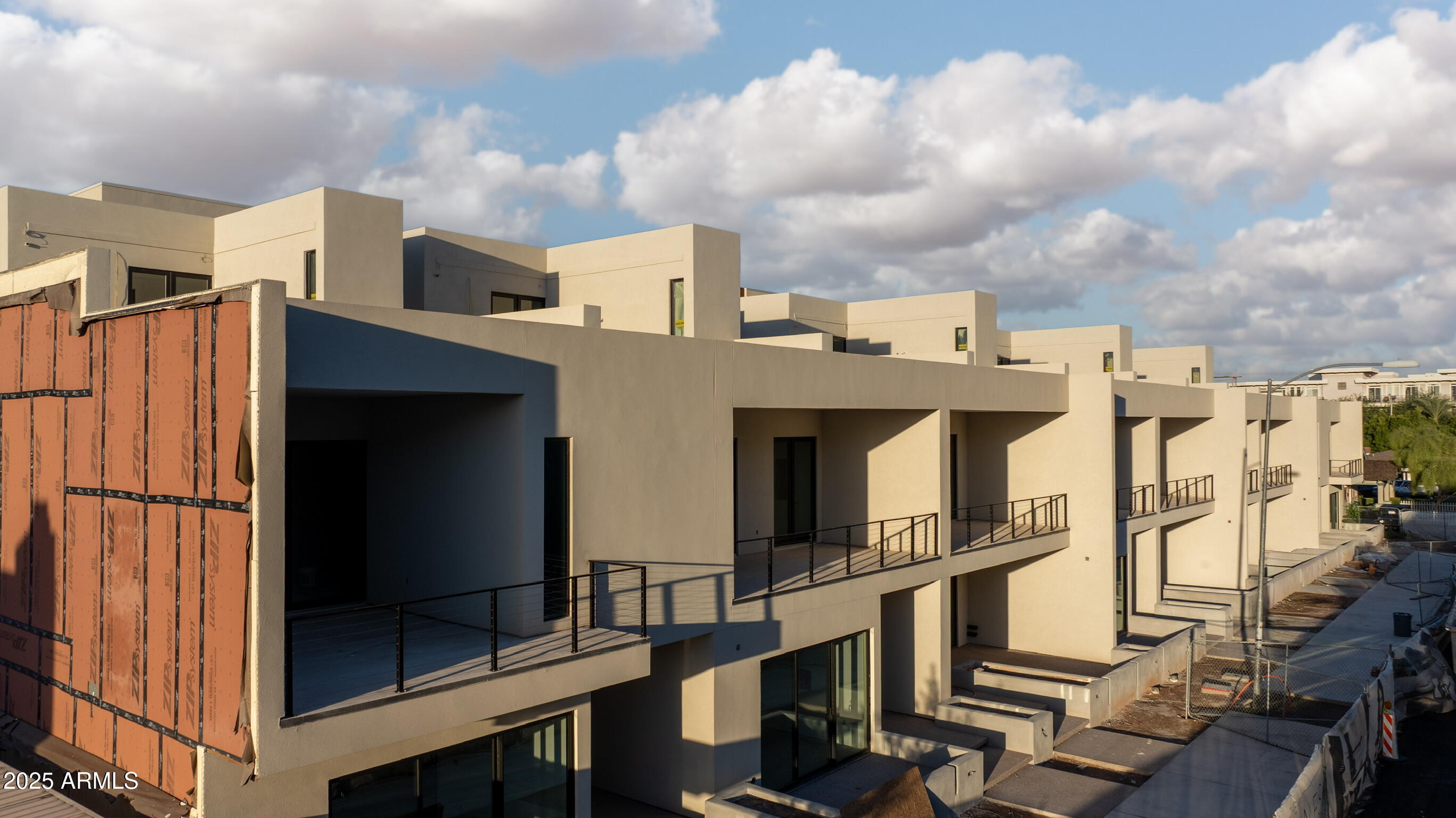 SCOTTSDALE RESIDENCE TOWNHOMES - Residential