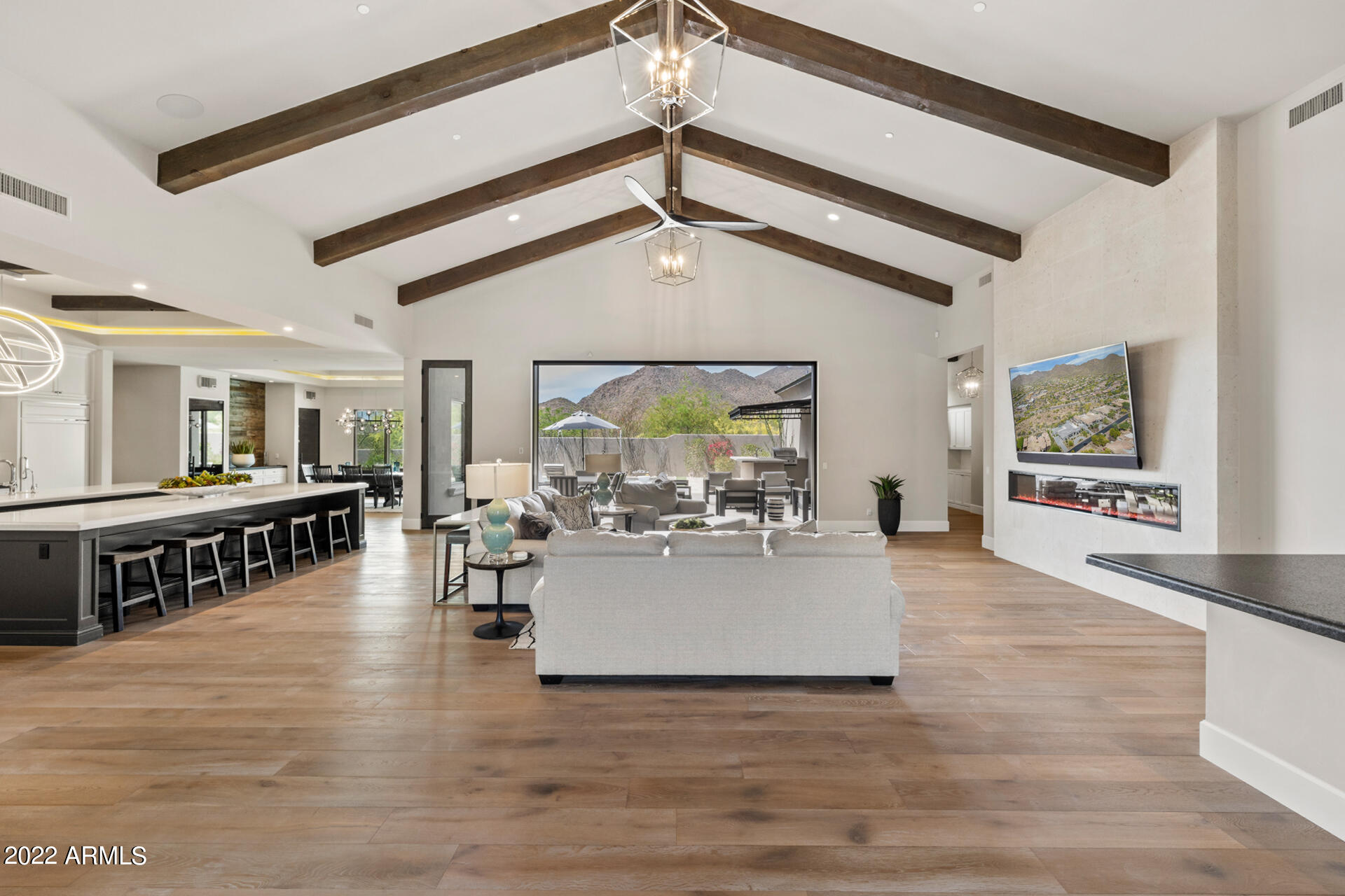 SIERRA HILLS - Residential