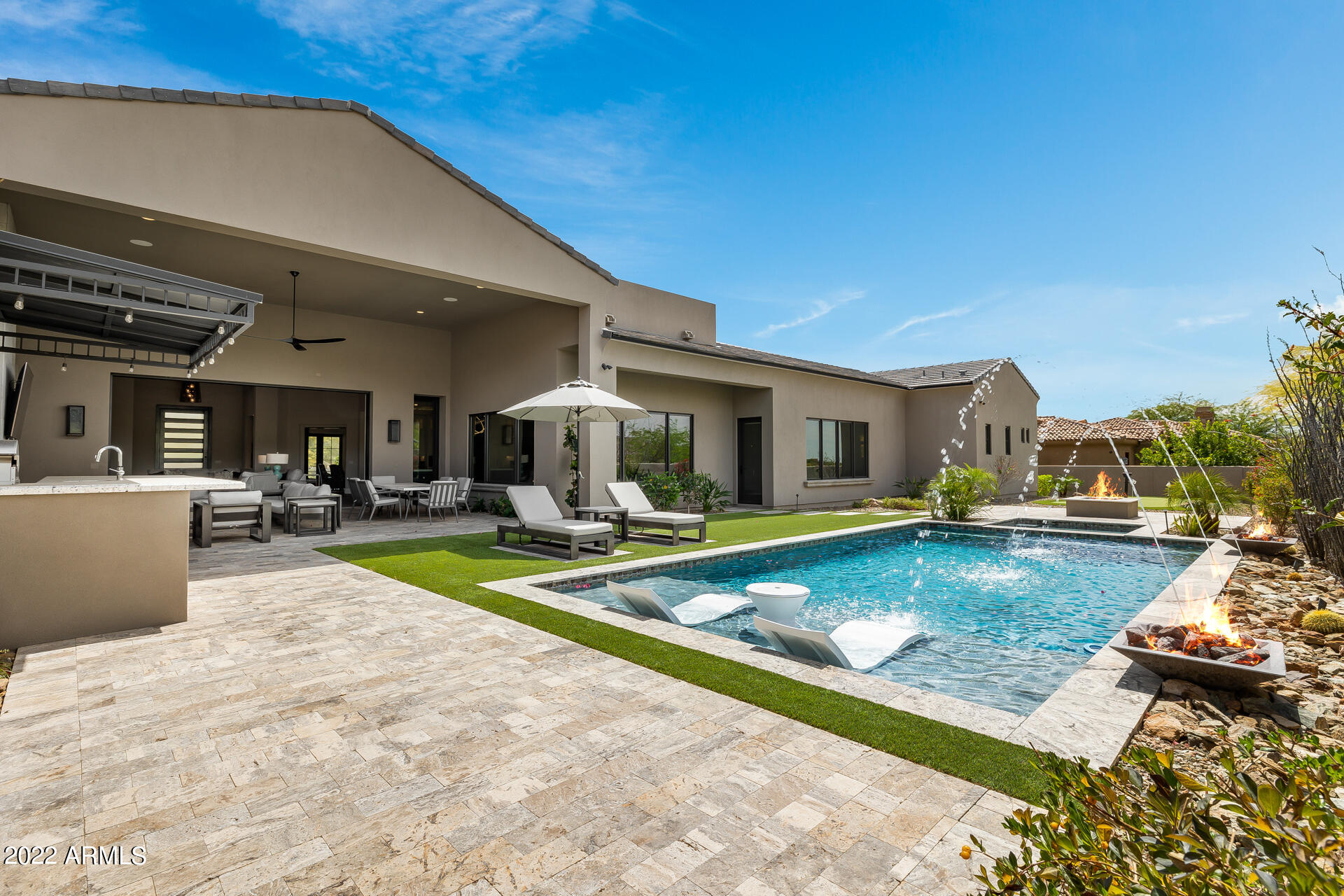 SIERRA HILLS - Residential