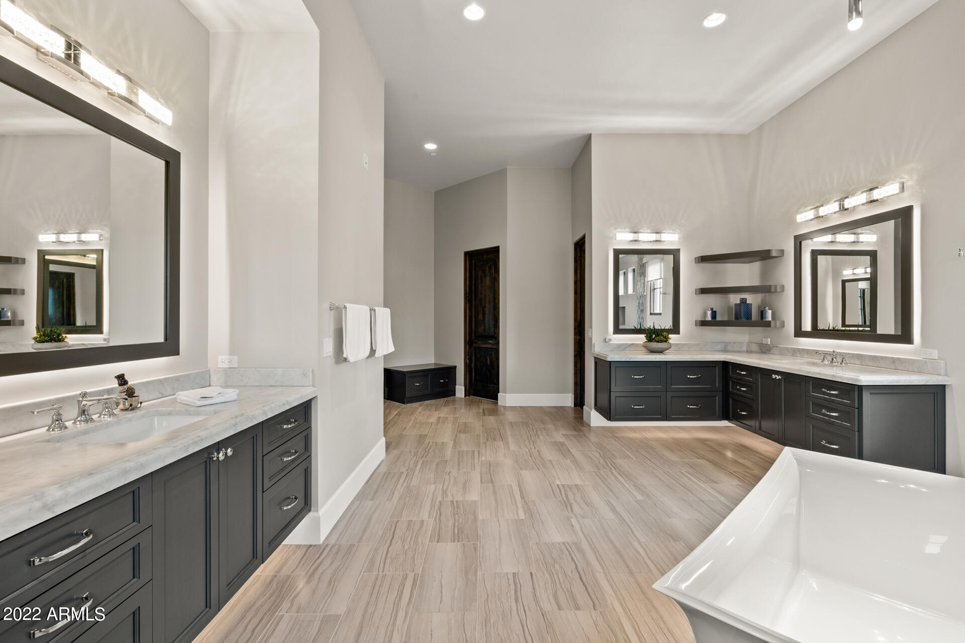 SIERRA HILLS - Residential