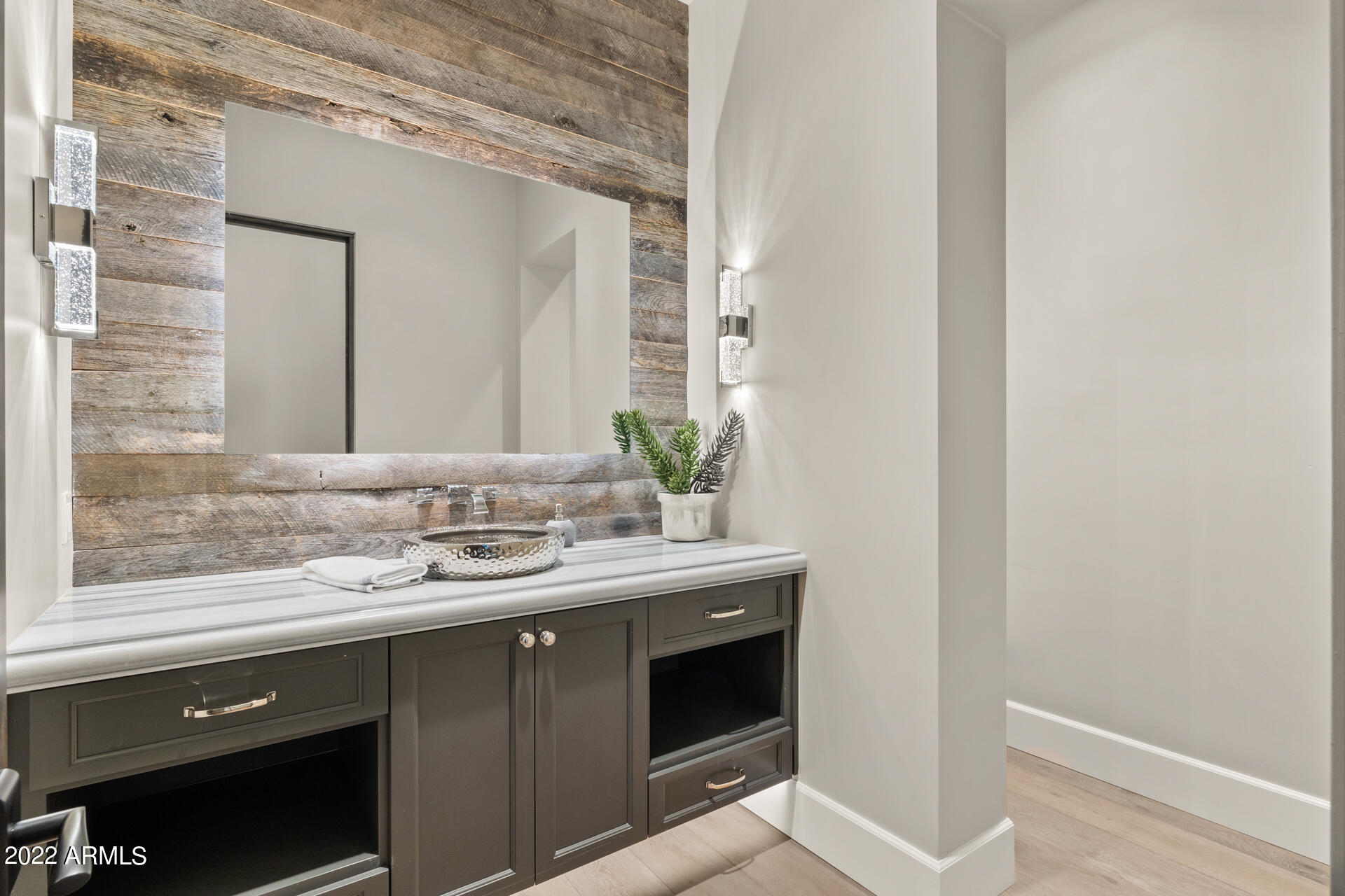 SIERRA HILLS - Residential