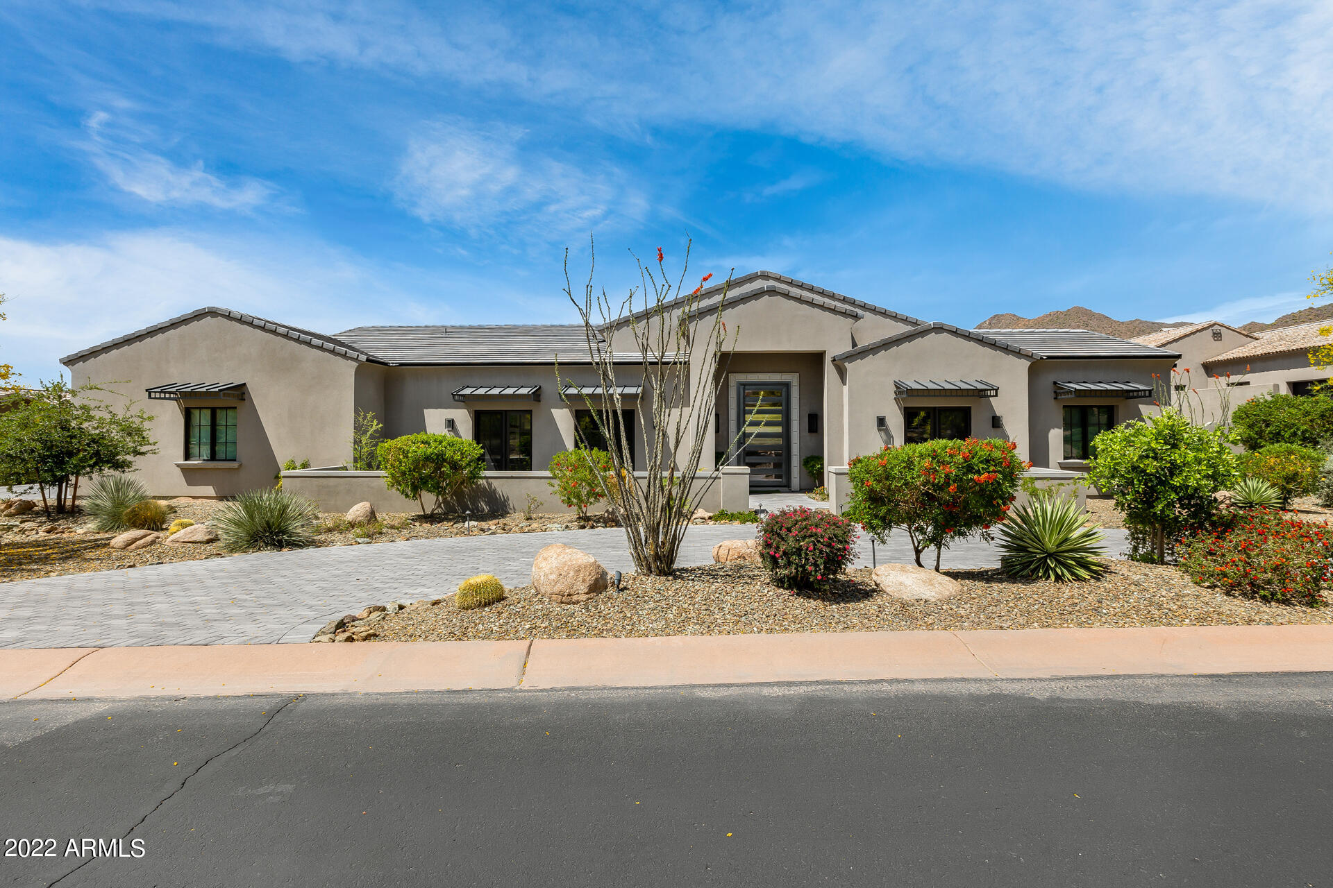 SIERRA HILLS - Residential