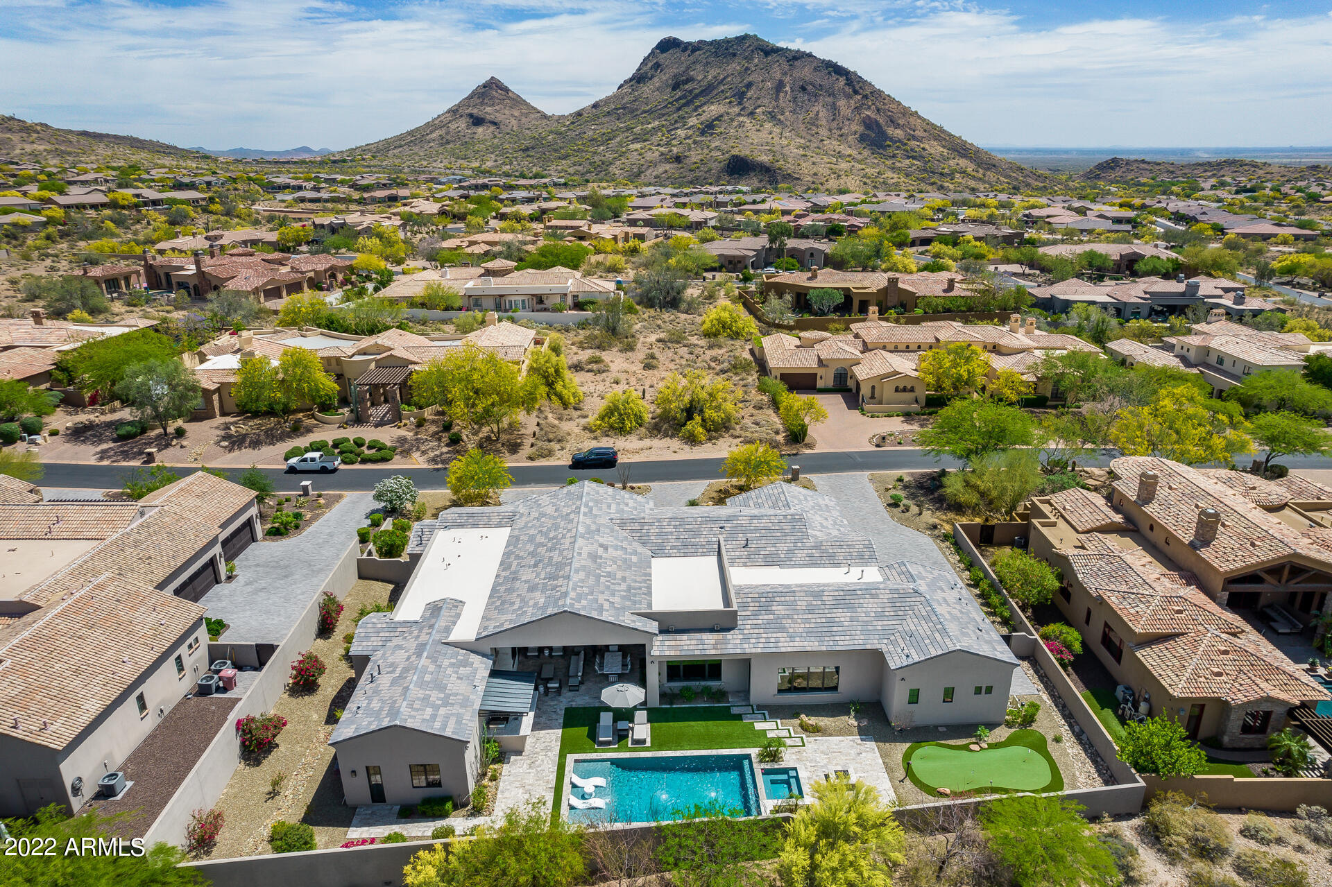 SIERRA HILLS - Residential