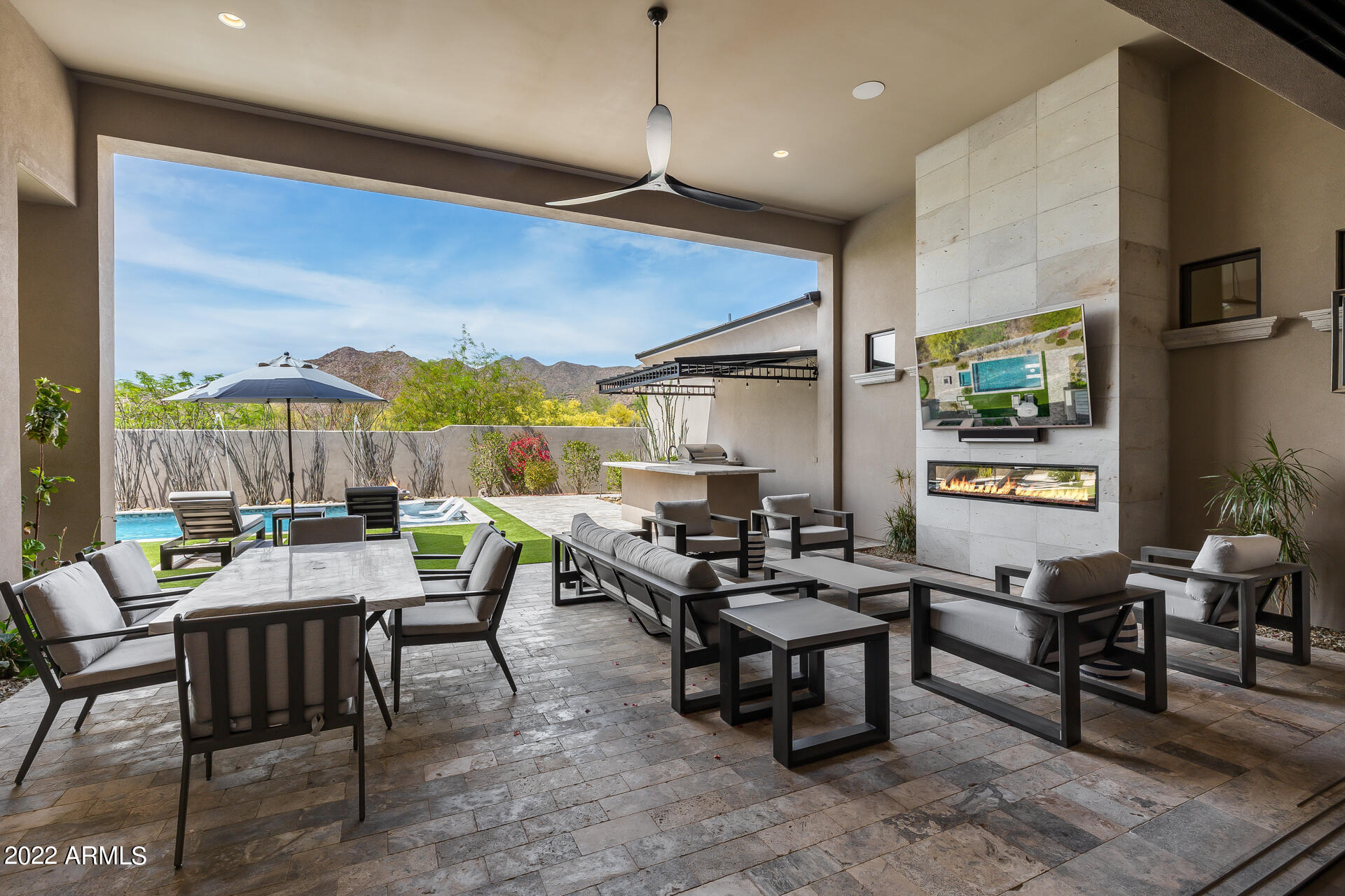 SIERRA HILLS - Residential