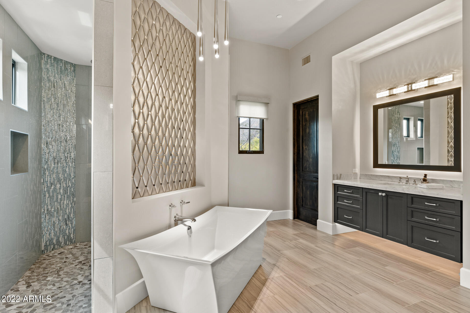 SIERRA HILLS - Residential