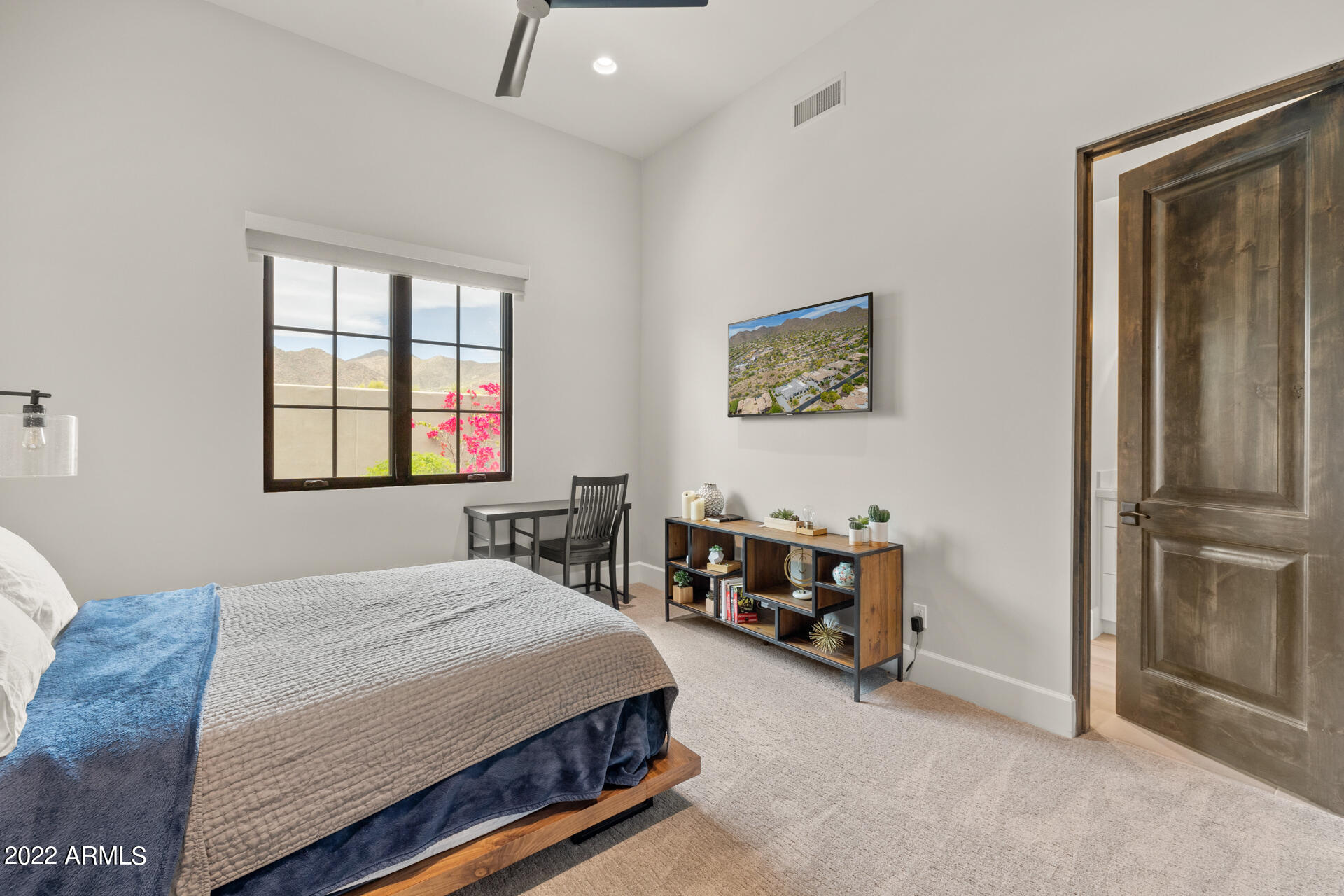 SIERRA HILLS - Residential