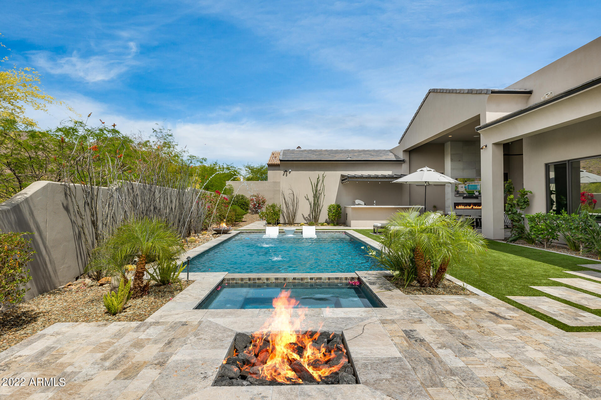 SIERRA HILLS - Residential