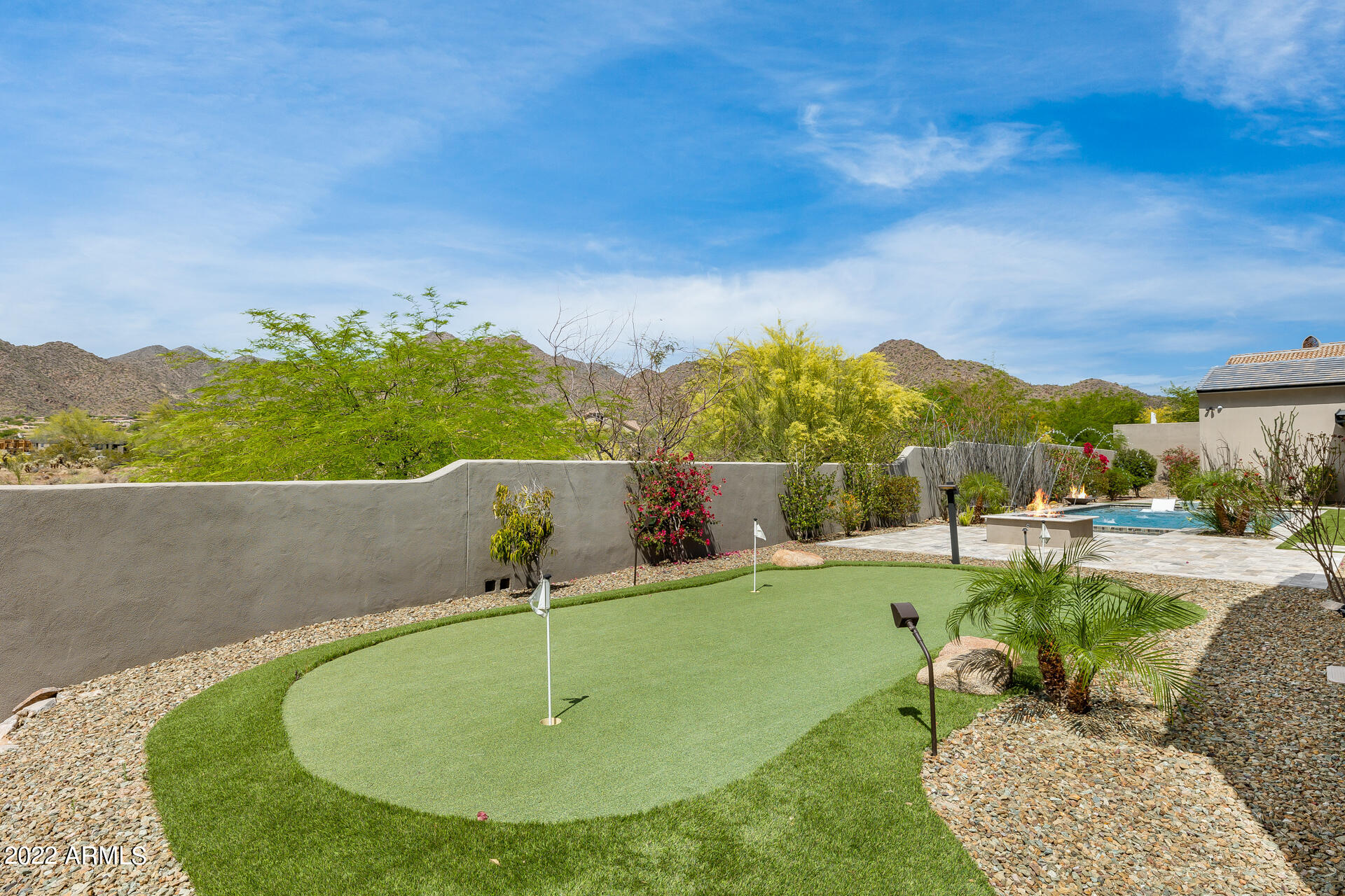 SIERRA HILLS - Residential