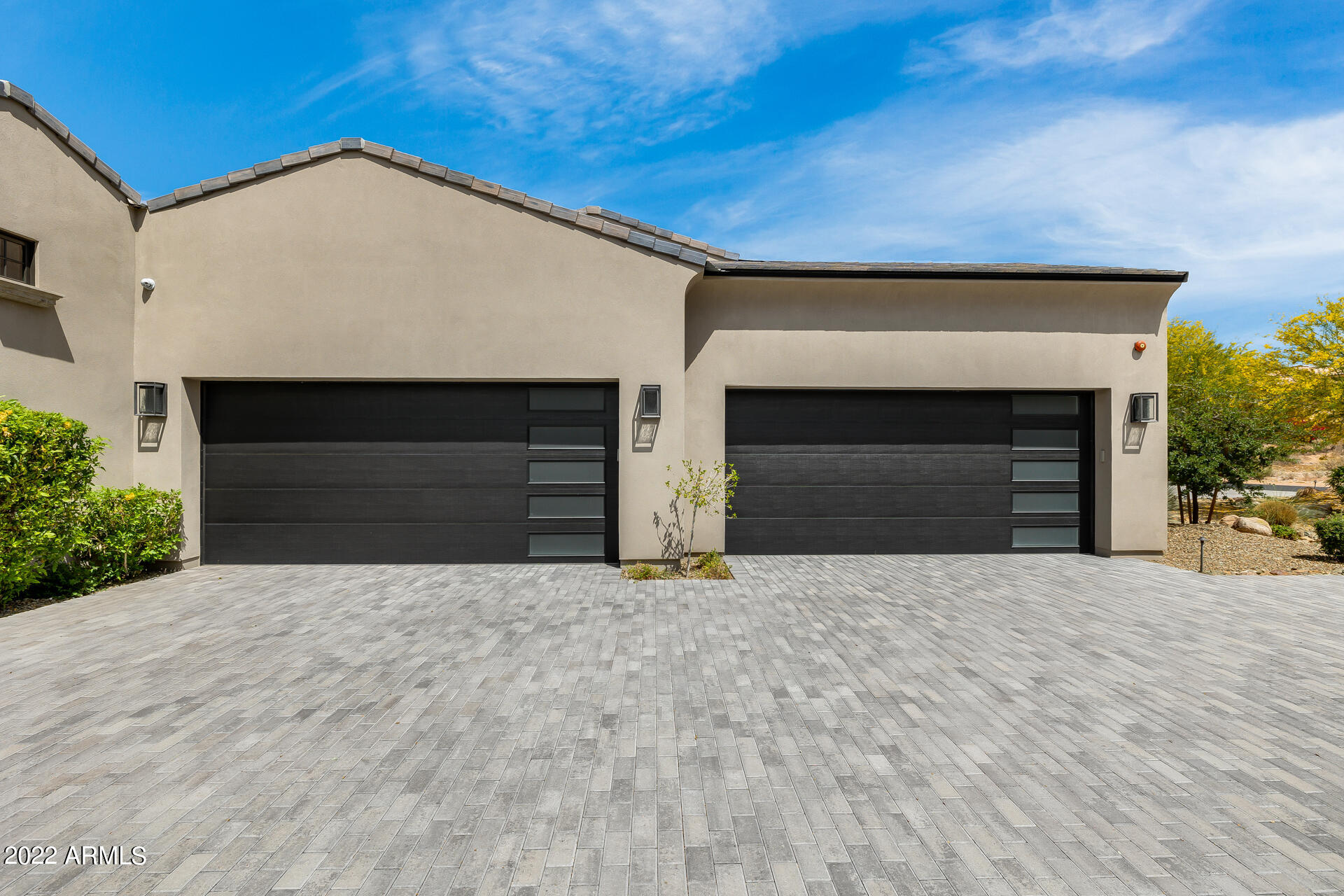 SIERRA HILLS - Residential