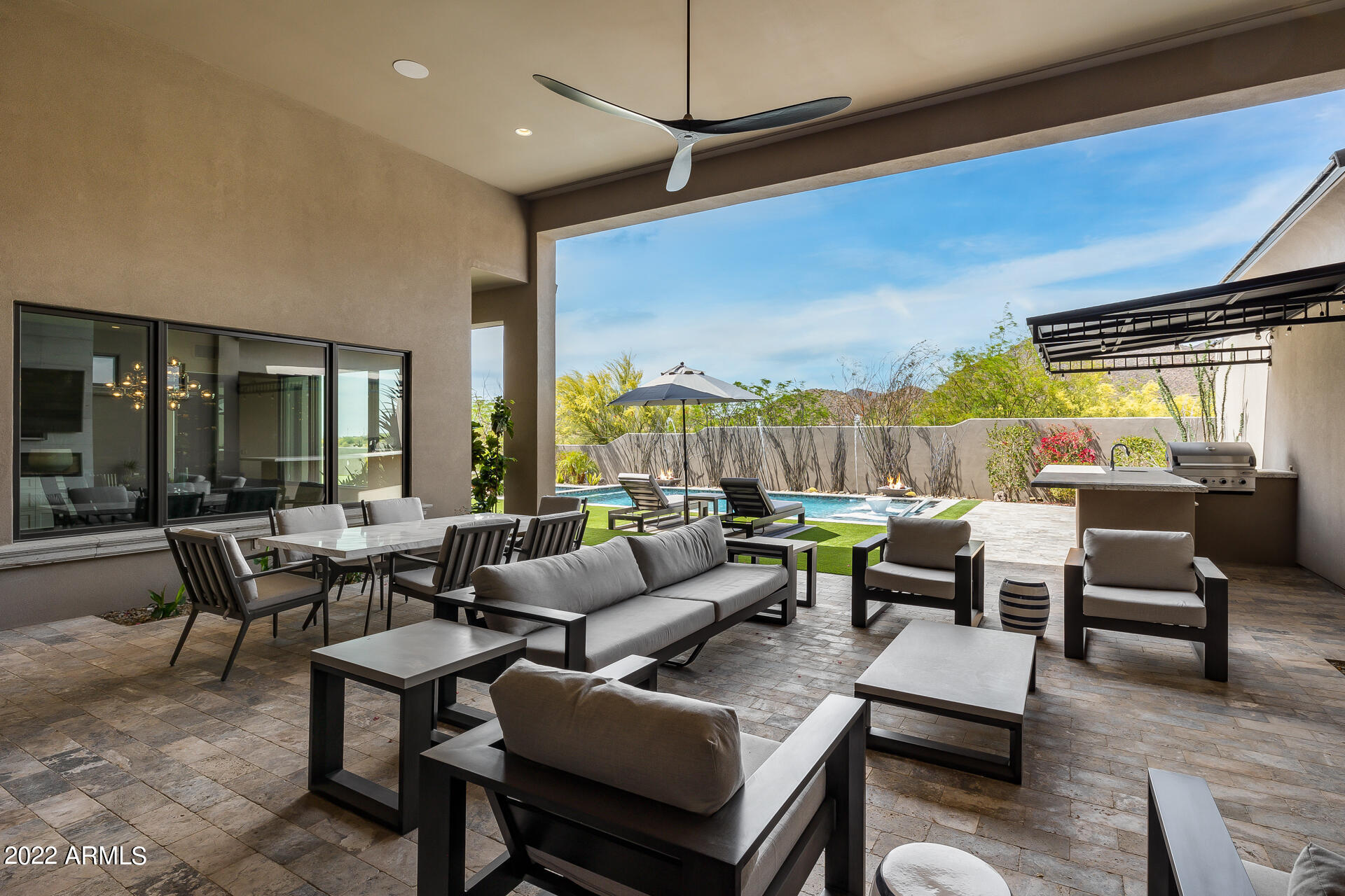 SIERRA HILLS - Residential