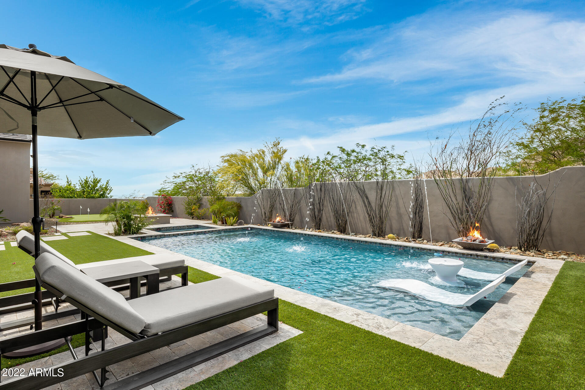 SIERRA HILLS - Residential