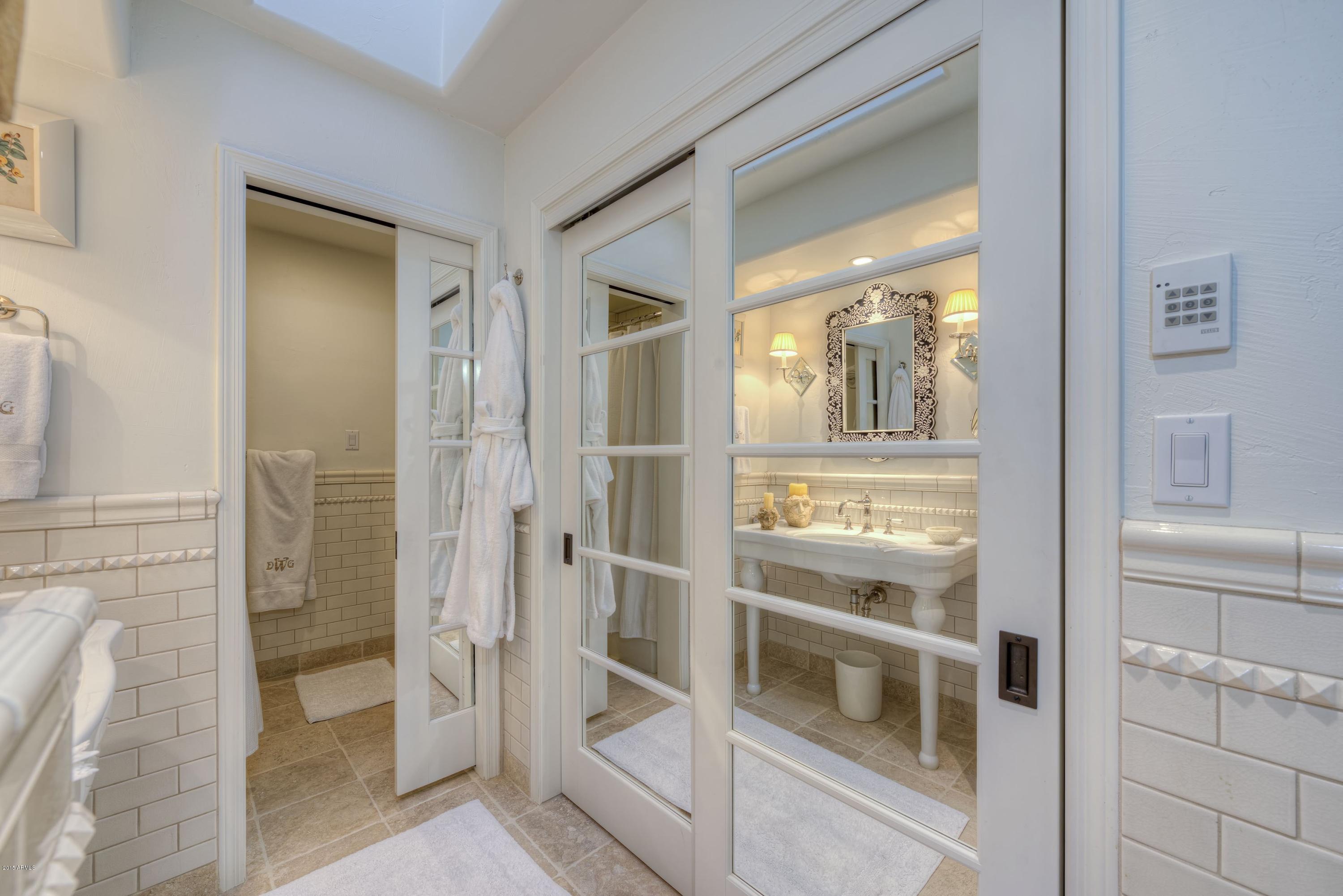 COLANTHE CIRCLE - Residential