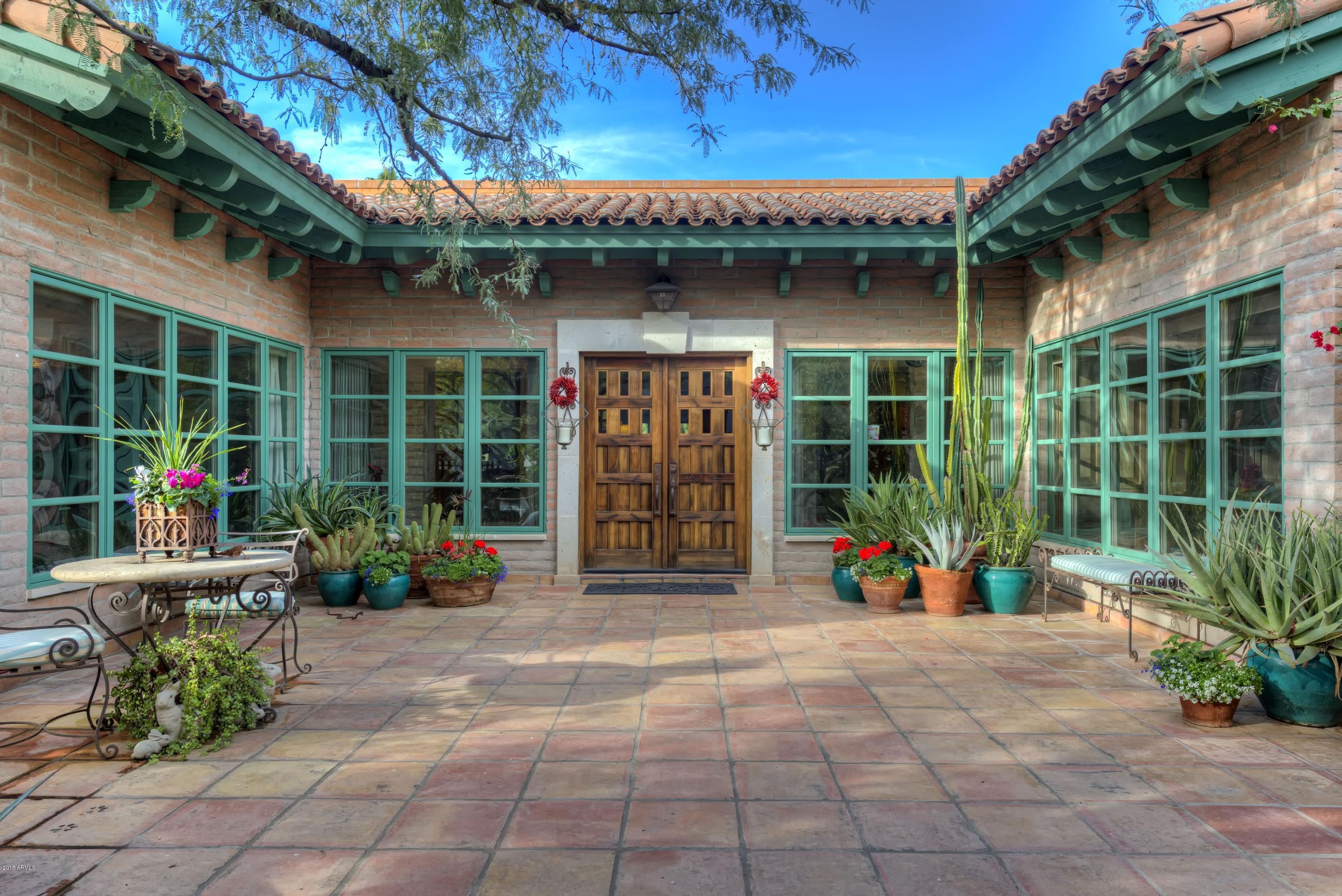 COLANTHE CIRCLE - Residential