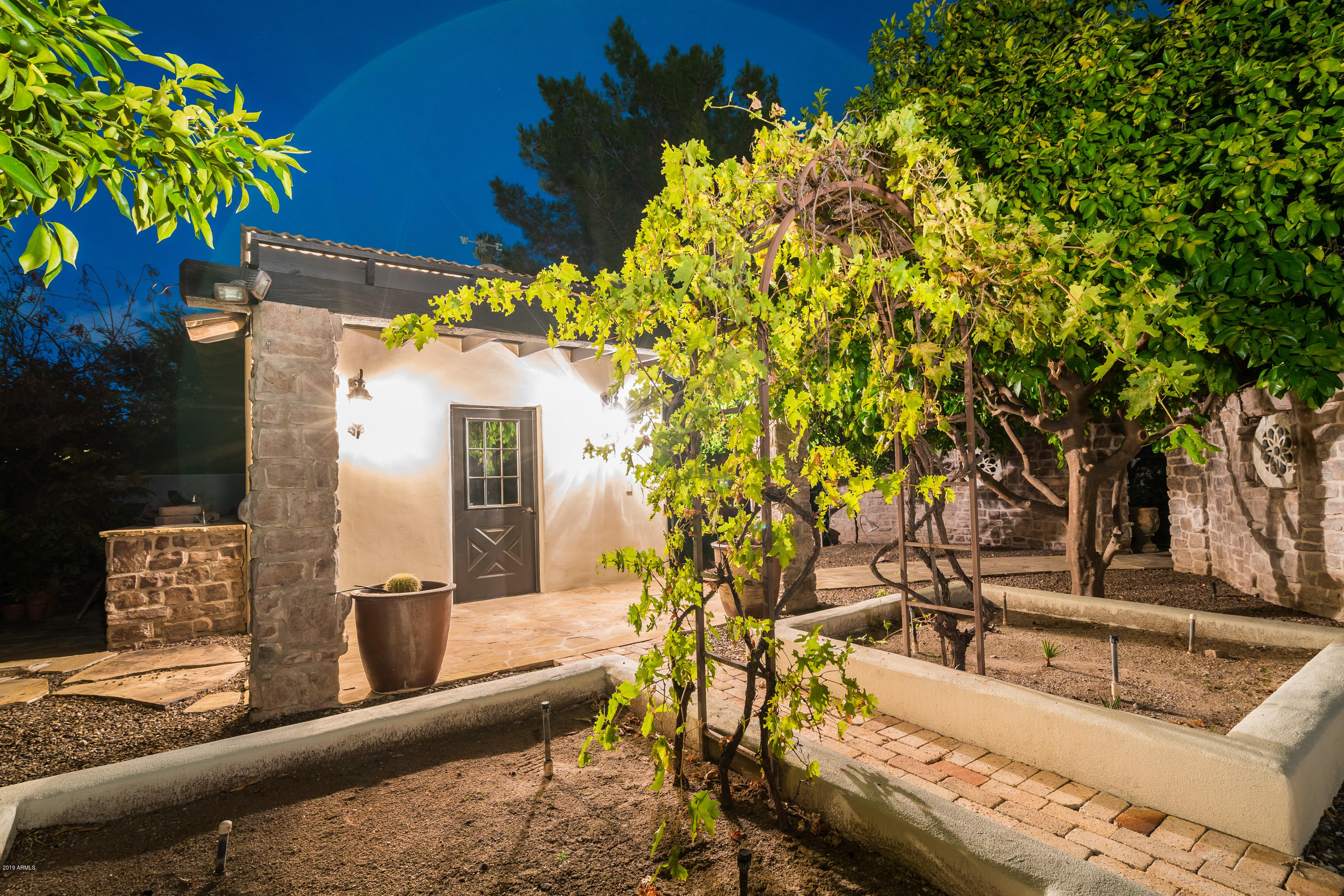 PARADISE VALLEY FARMS - Residential