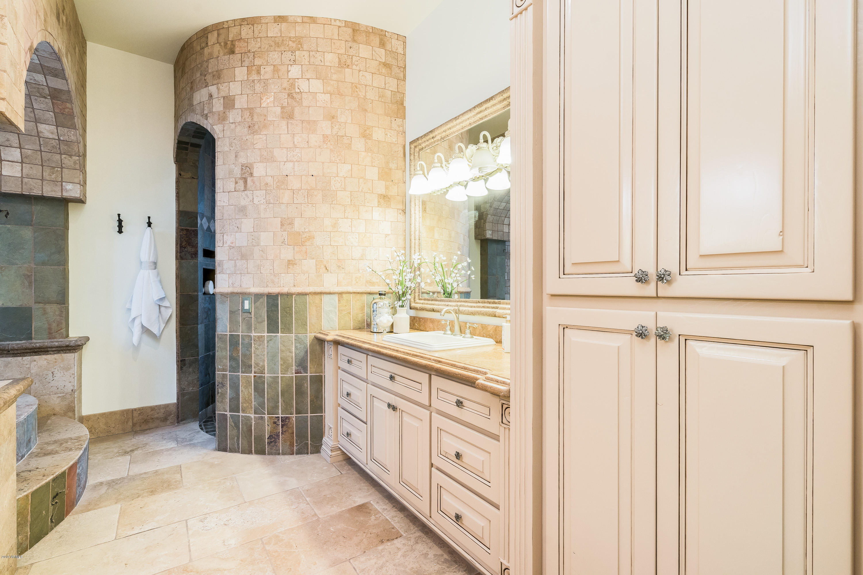 PARADISE VALLEY FARMS - Residential