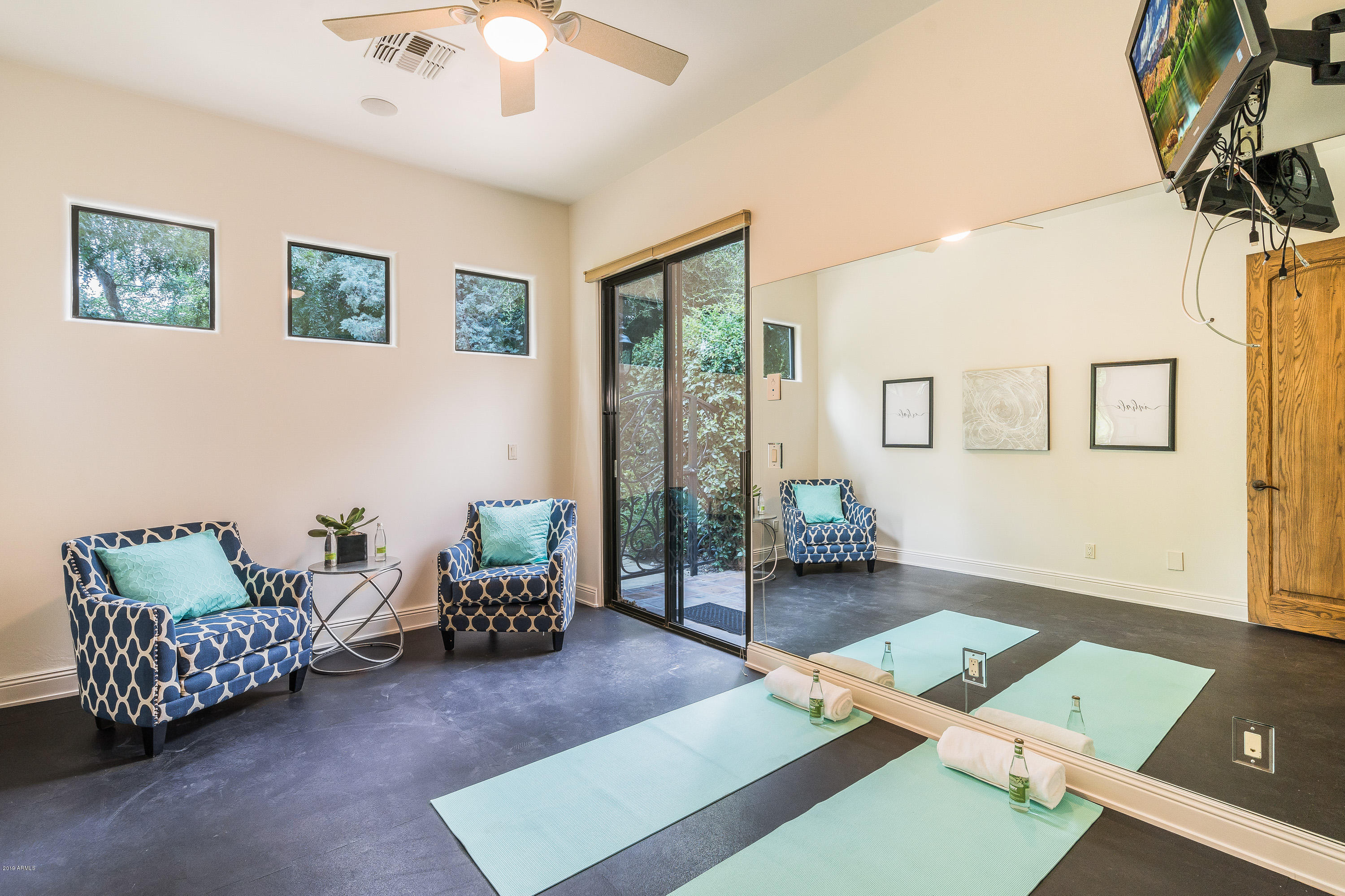 PARADISE VALLEY FARMS - Residential