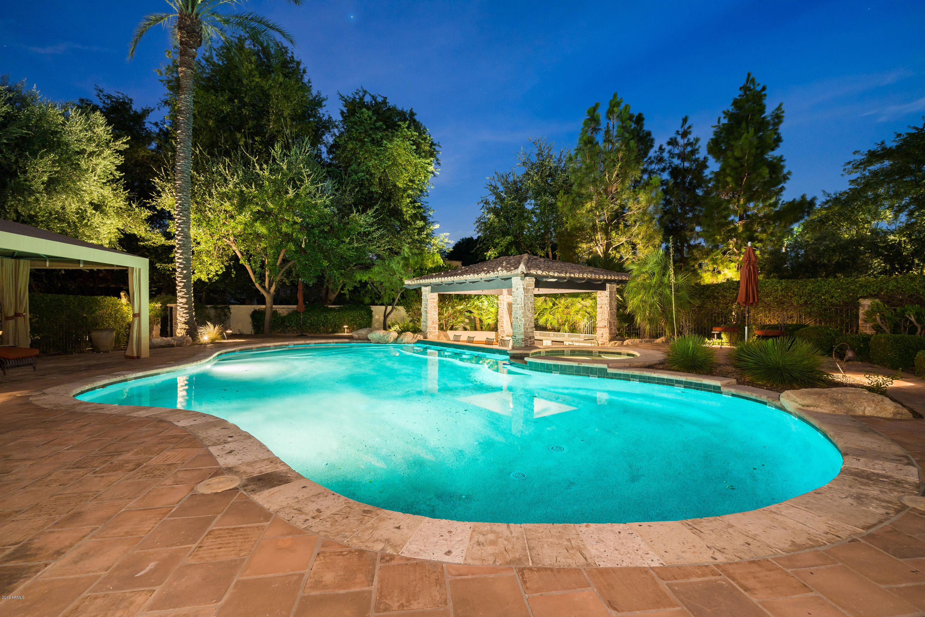 PARADISE VALLEY FARMS - Residential