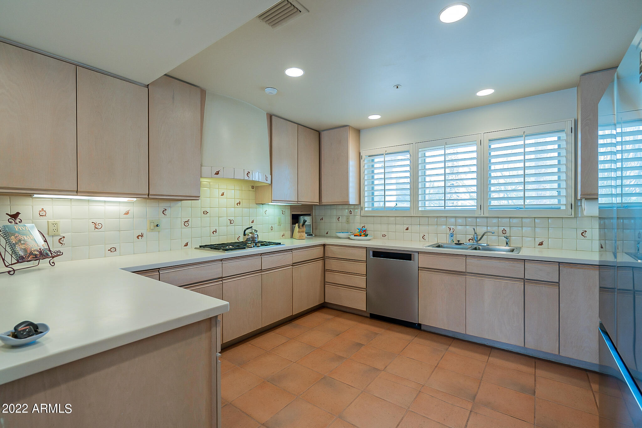 CASA BLANCA ESTATES LOT 20-37 & TR A - Residential