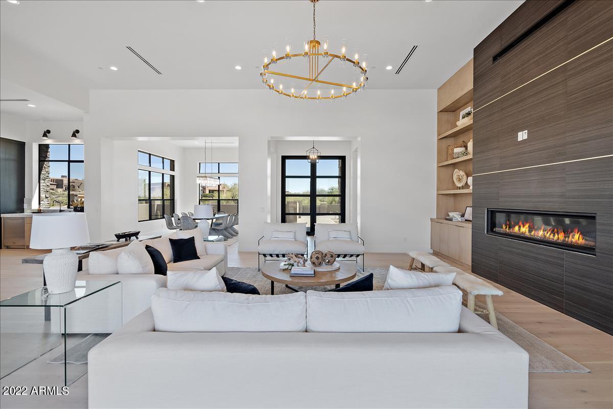 DESERT MOUNTAIN PHASE 1 UNIT 2 LOT 206-335 TR A - Residential