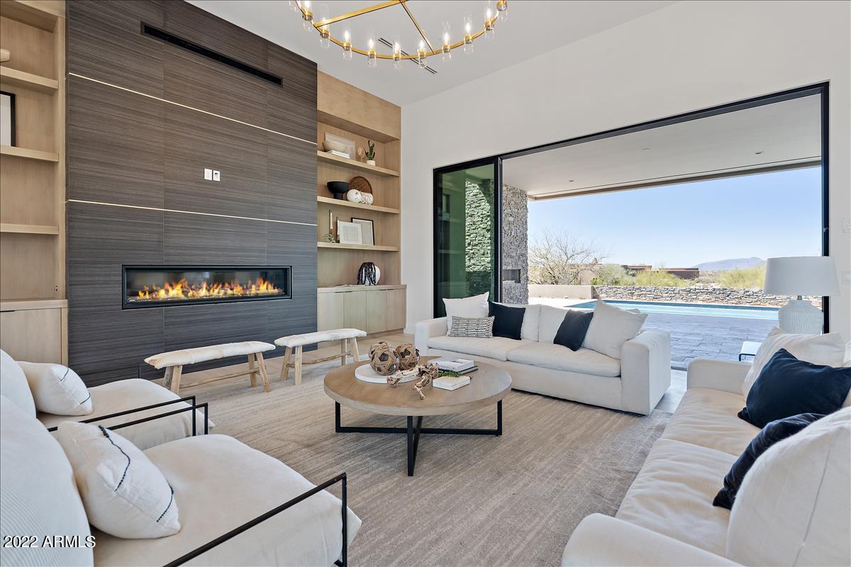 DESERT MOUNTAIN PHASE 1 UNIT 2 LOT 206-335 TR A - Residential