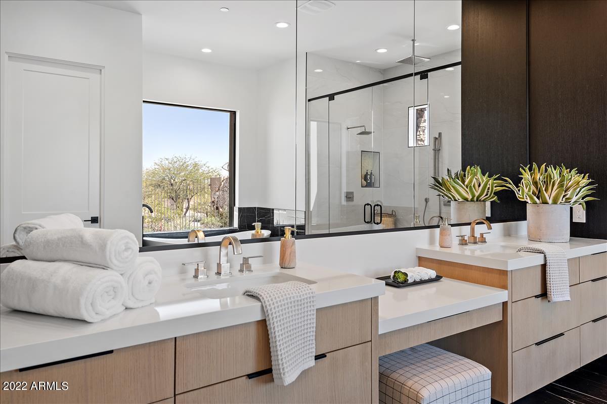 DESERT MOUNTAIN PHASE 1 UNIT 2 LOT 206-335 TR A - Residential