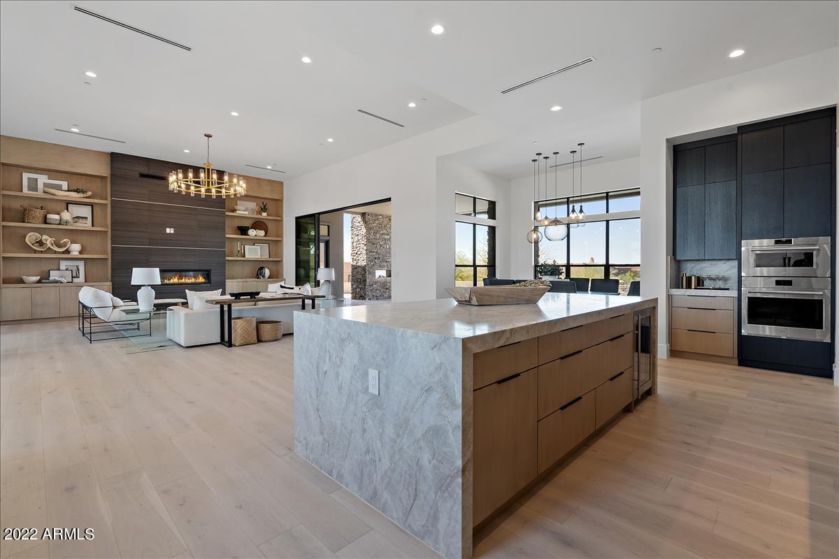 DESERT MOUNTAIN PHASE 1 UNIT 2 LOT 206-335 TR A - Residential