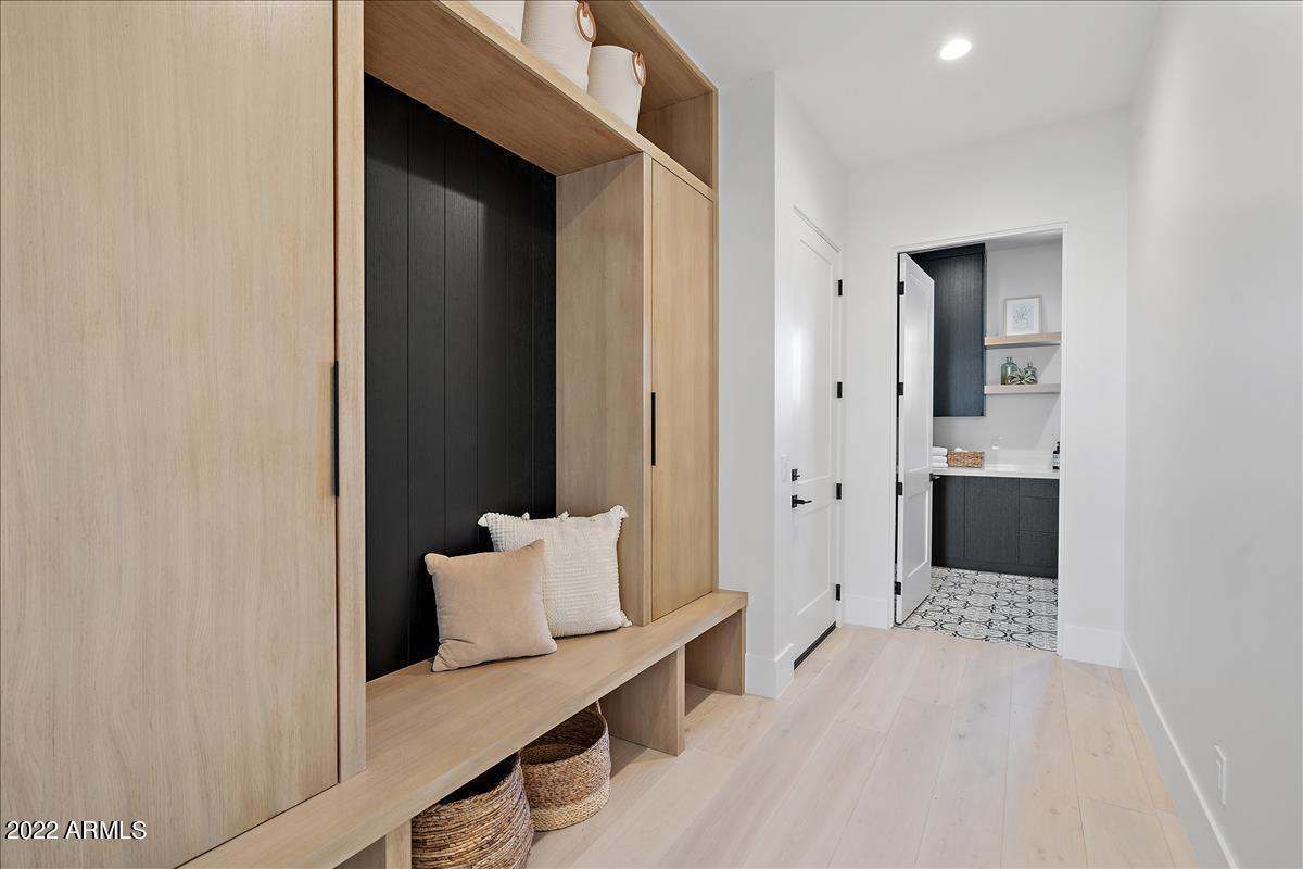 DESERT MOUNTAIN PHASE 1 UNIT 2 LOT 206-335 TR A - Residential