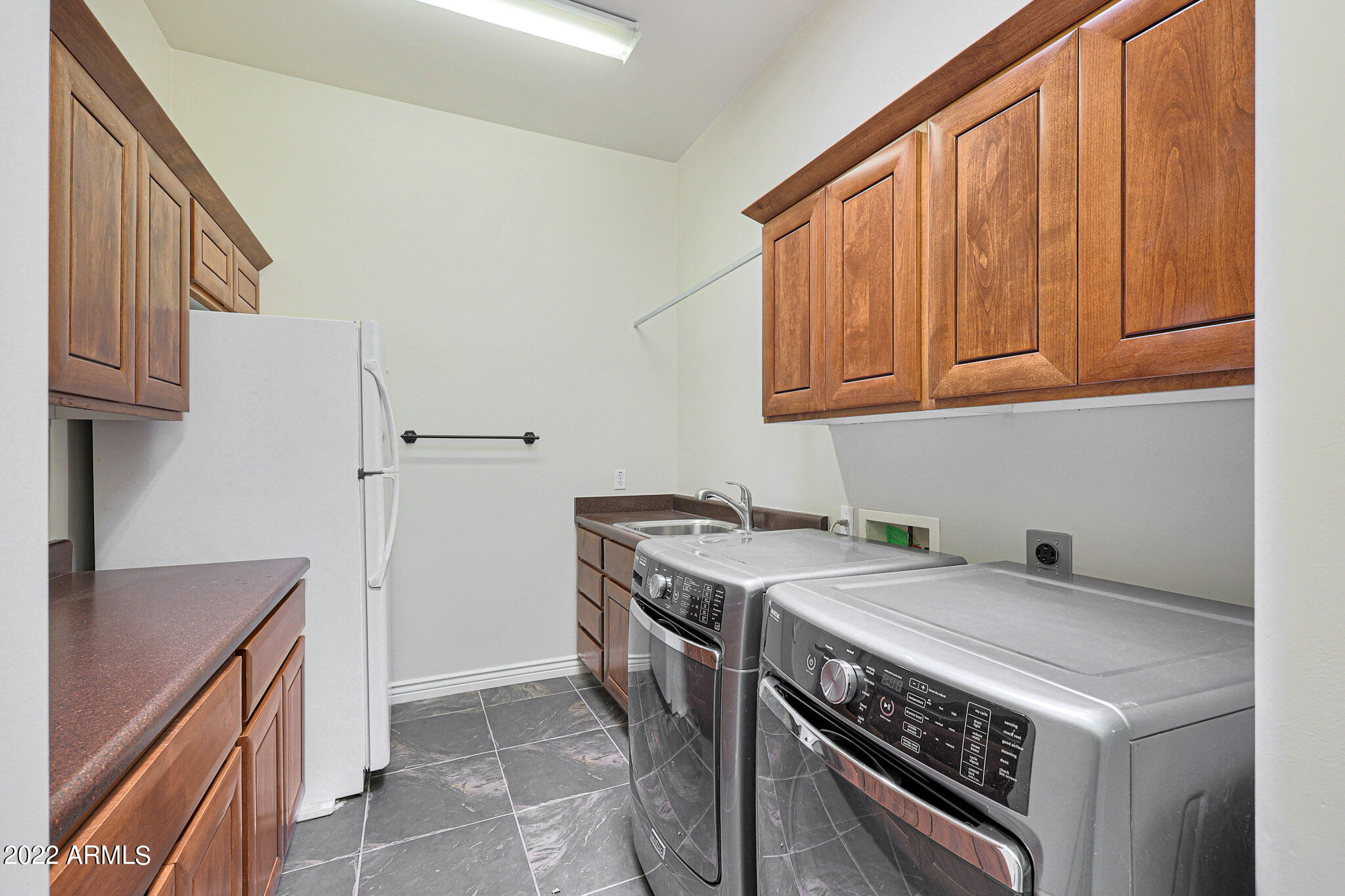 ROYAL VIEW - Residential
