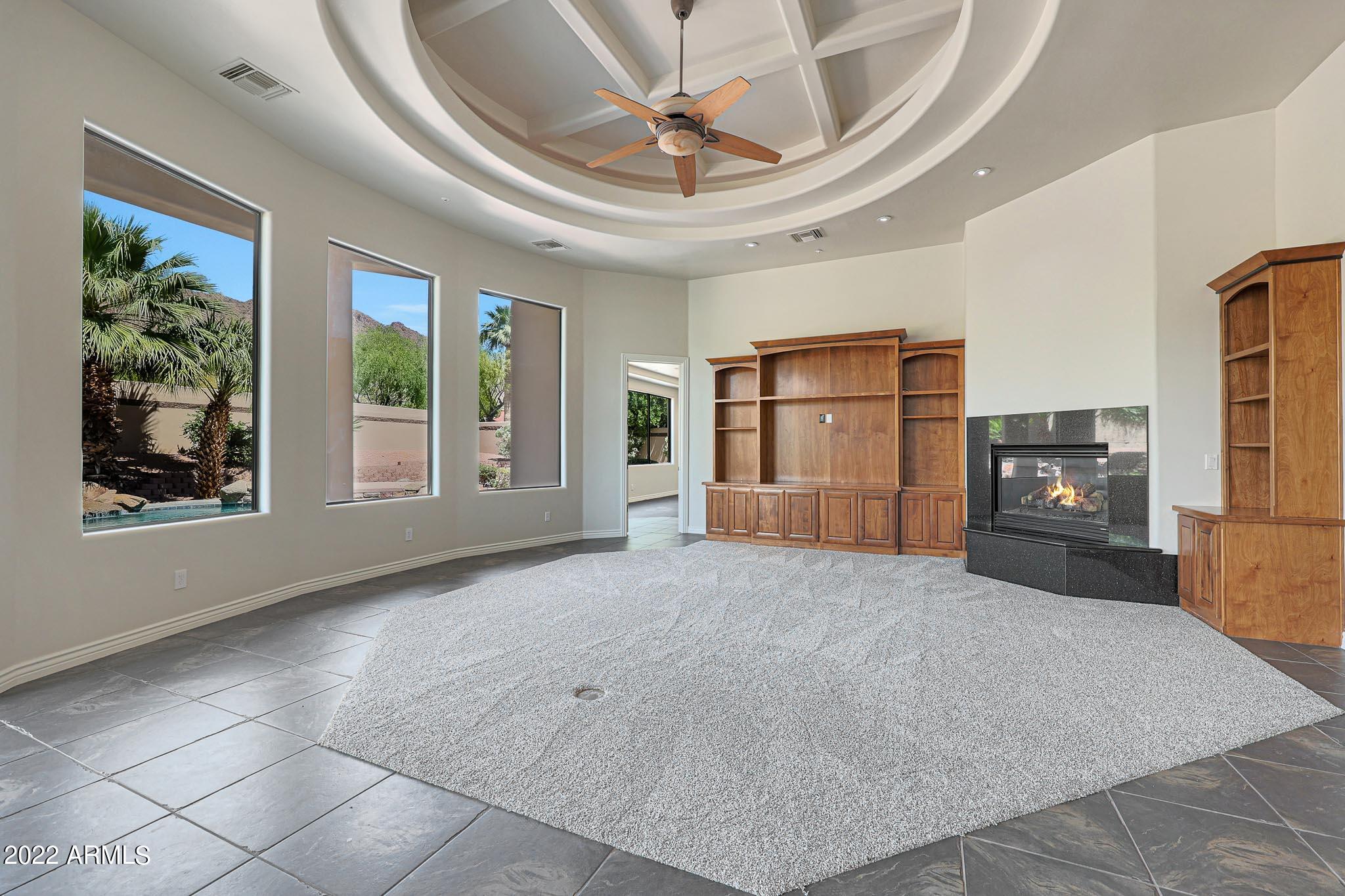 ROYAL VIEW - Residential