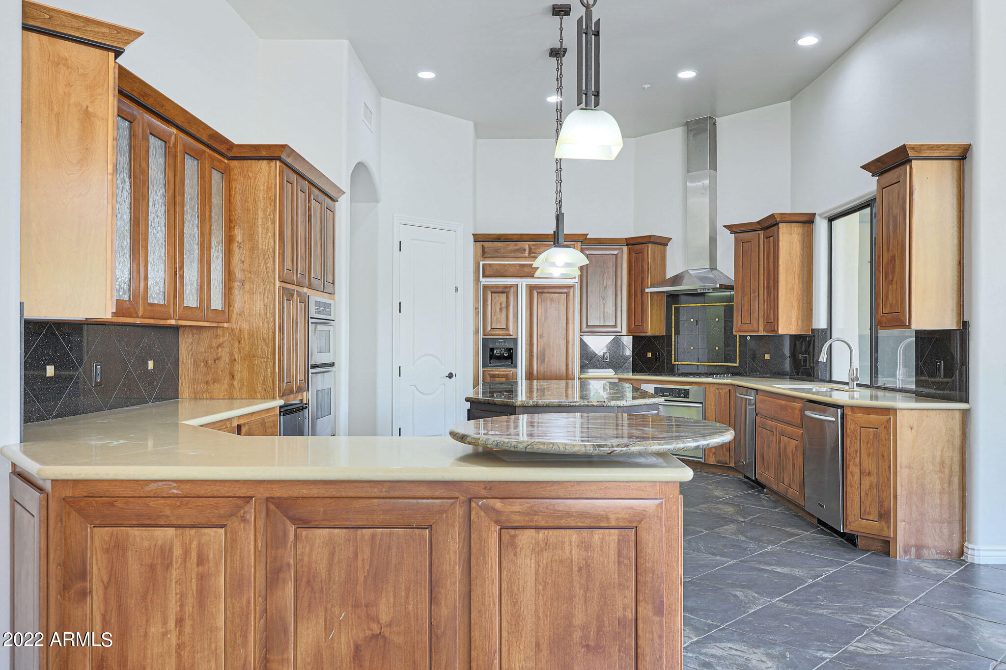 ROYAL VIEW - Residential