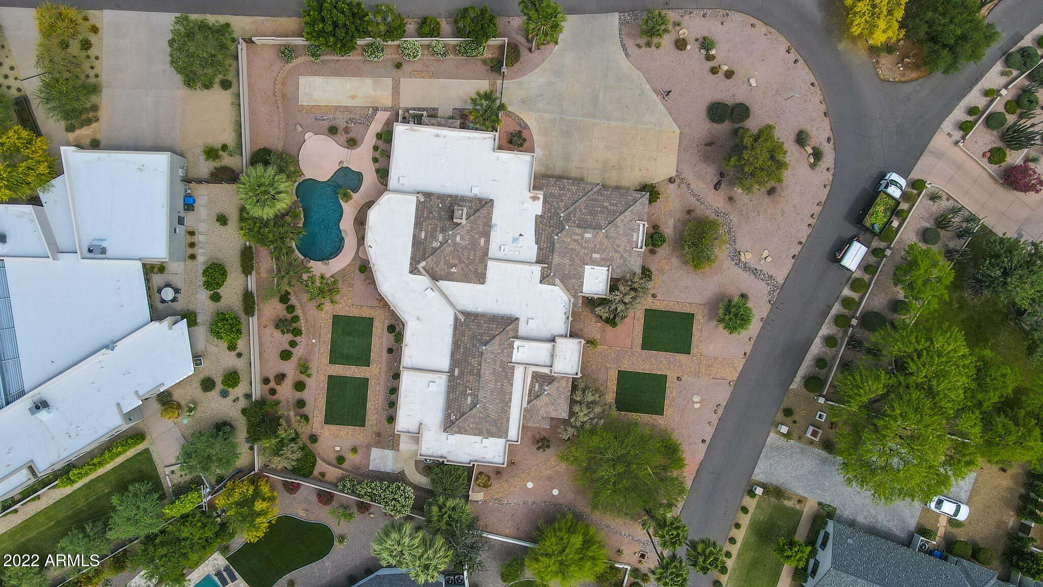 ROYAL VIEW - Residential