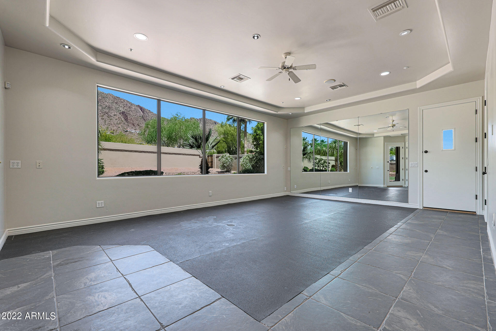 ROYAL VIEW - Residential