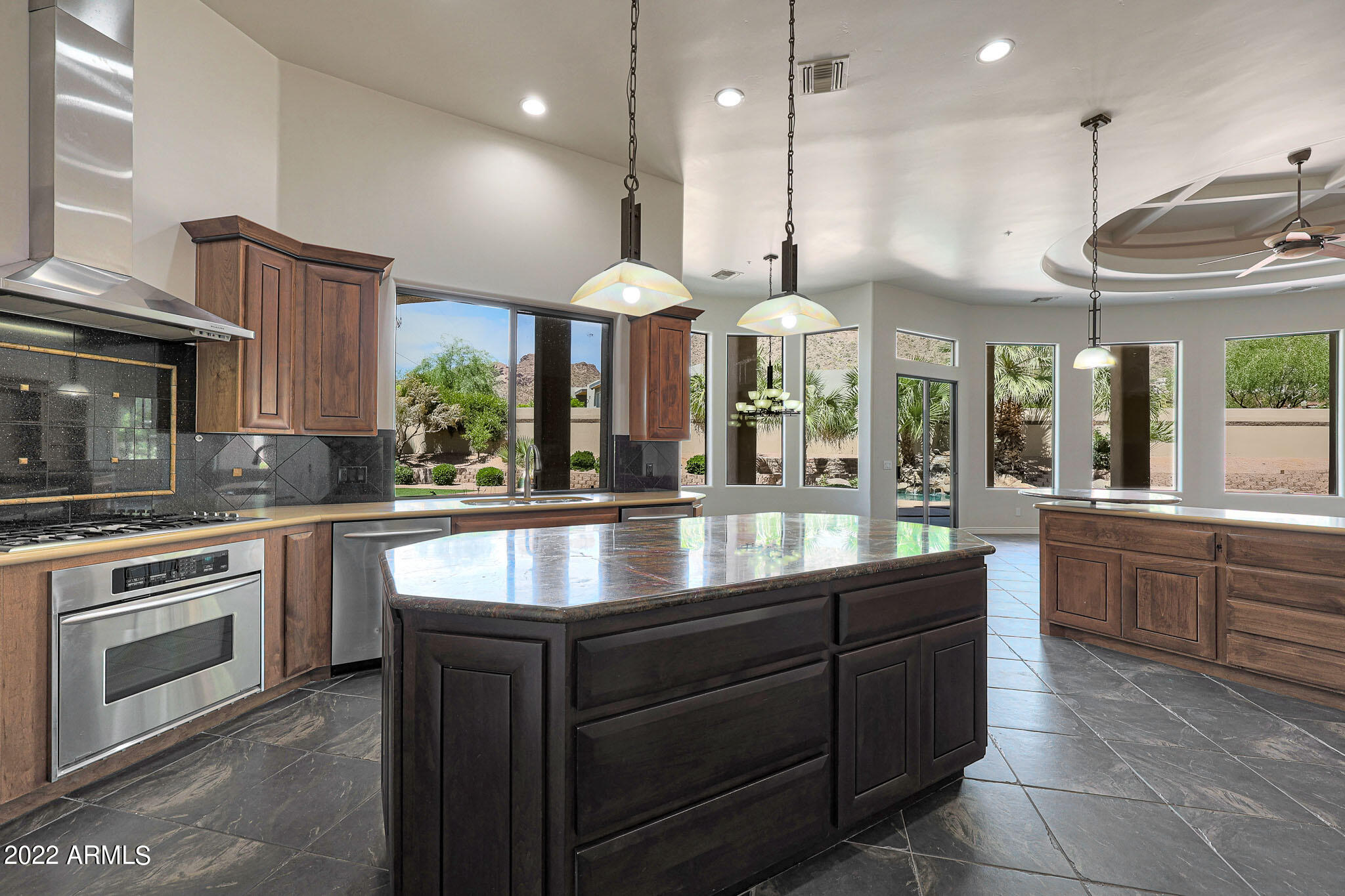 ROYAL VIEW - Residential