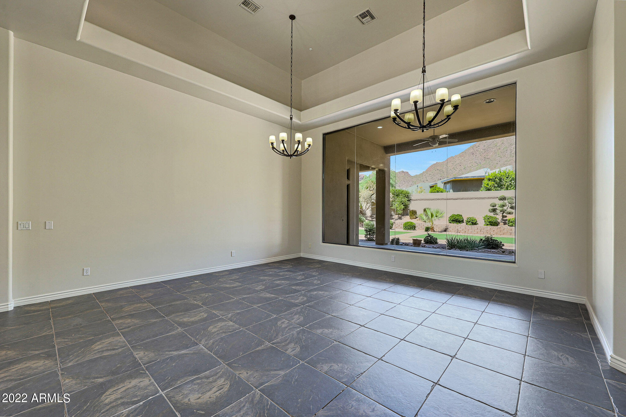 ROYAL VIEW - Residential