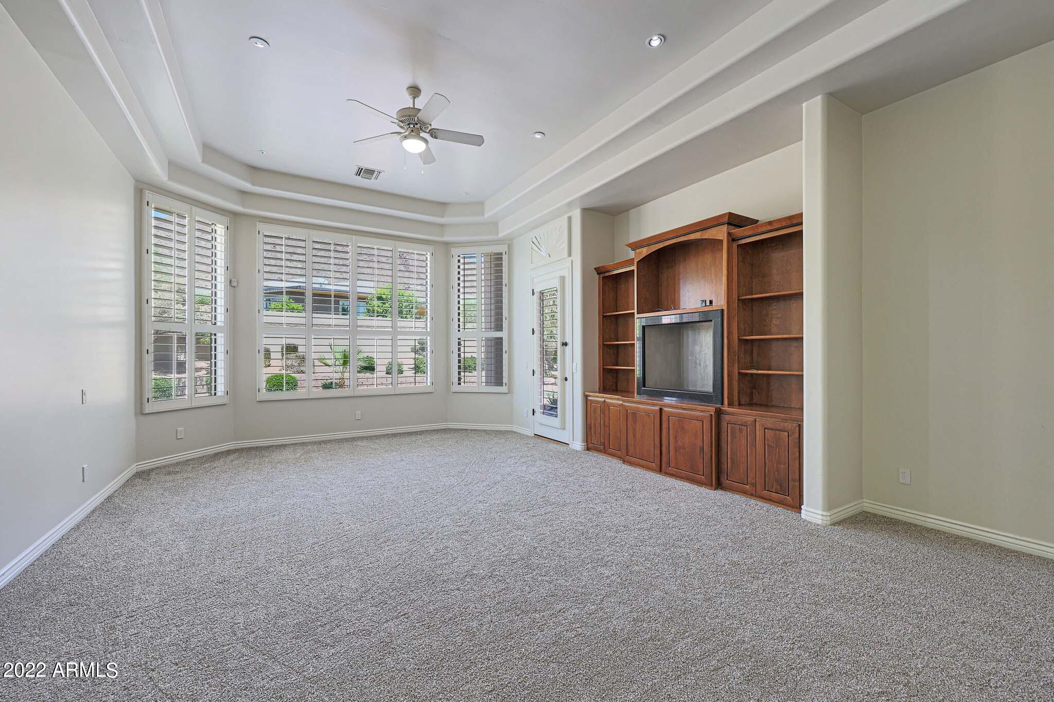 ROYAL VIEW - Residential
