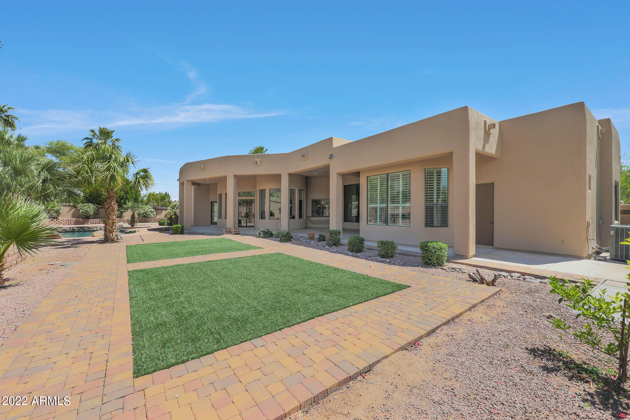 ROYAL VIEW - Residential