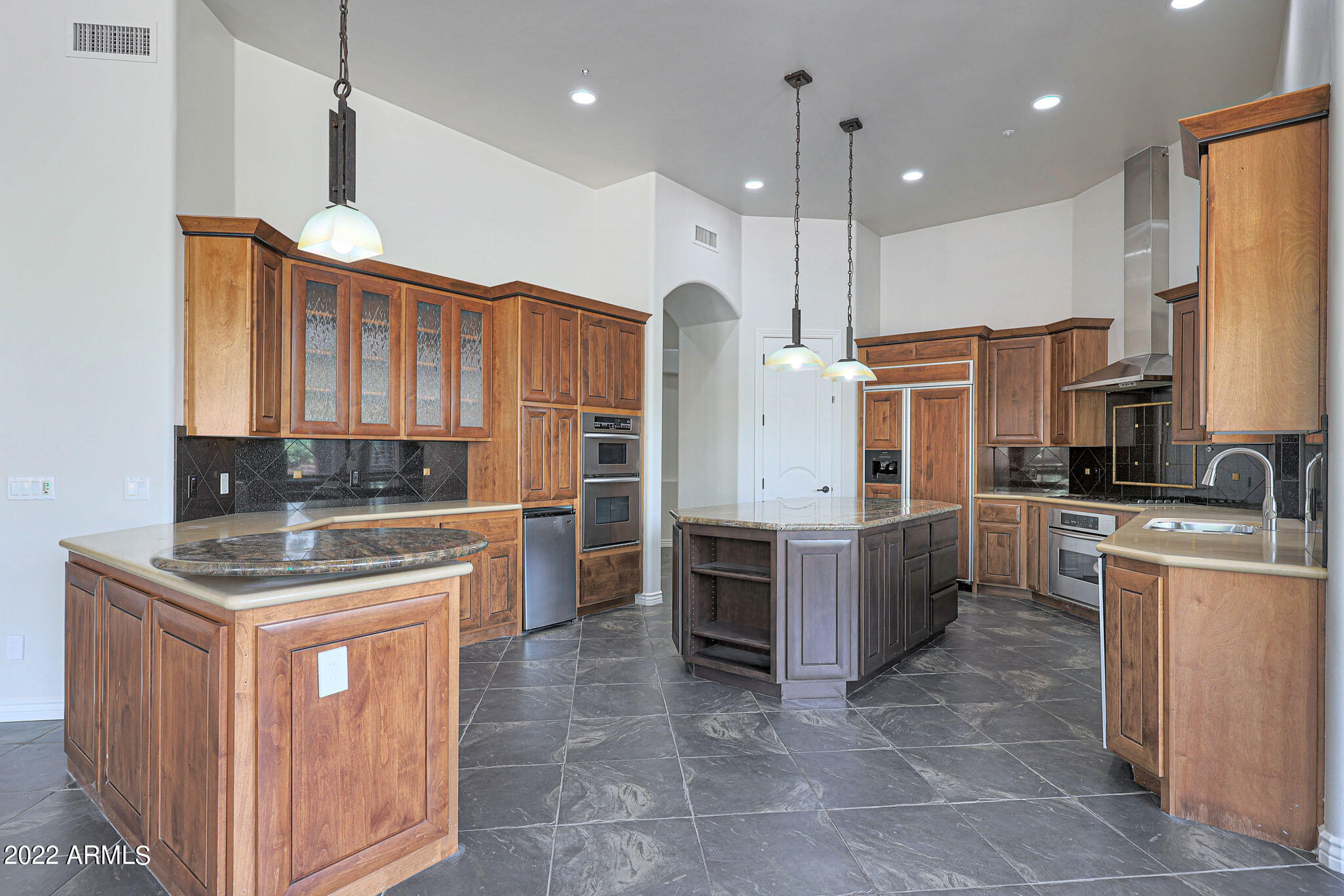 ROYAL VIEW - Residential