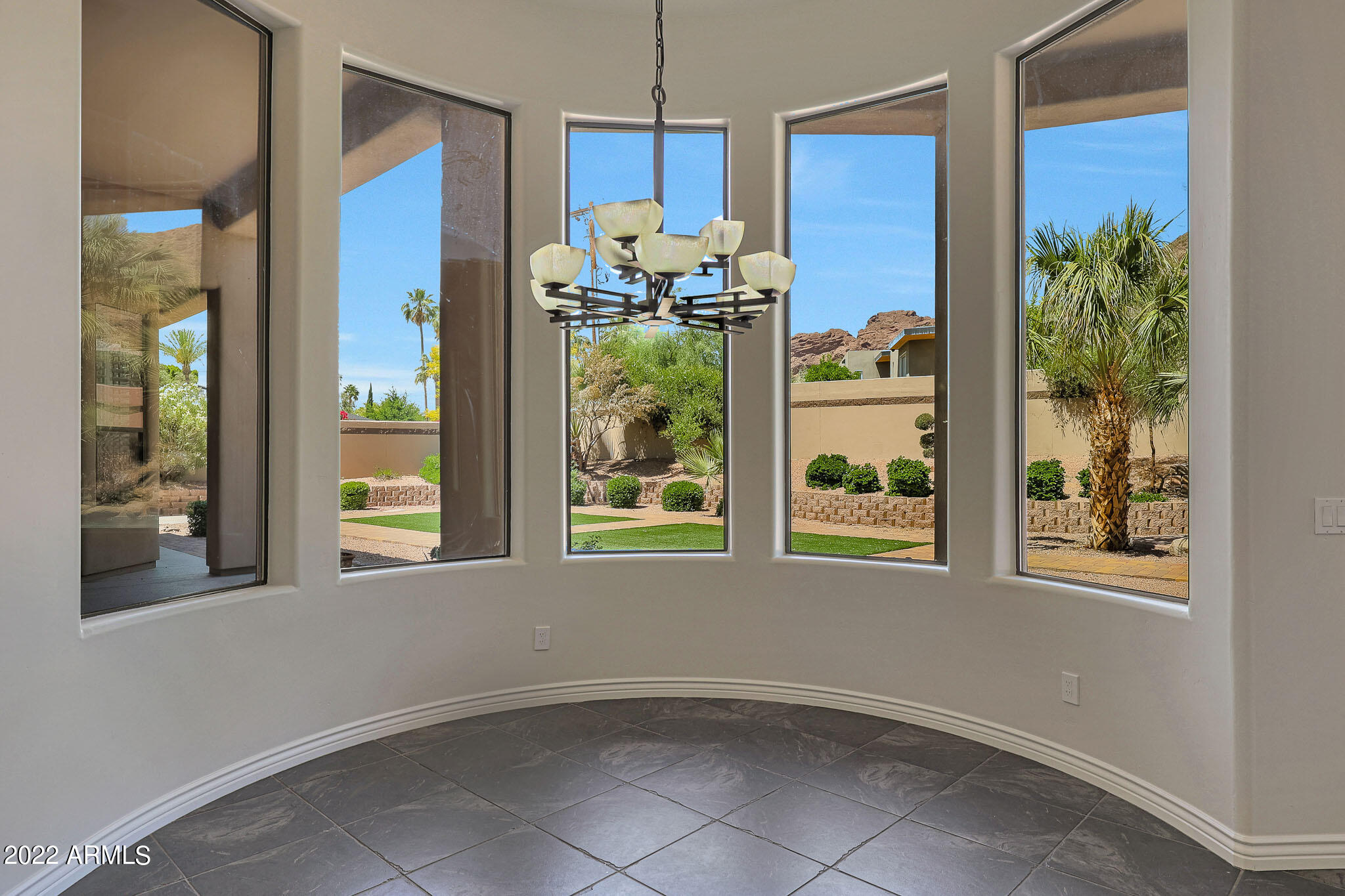 ROYAL VIEW - Residential
