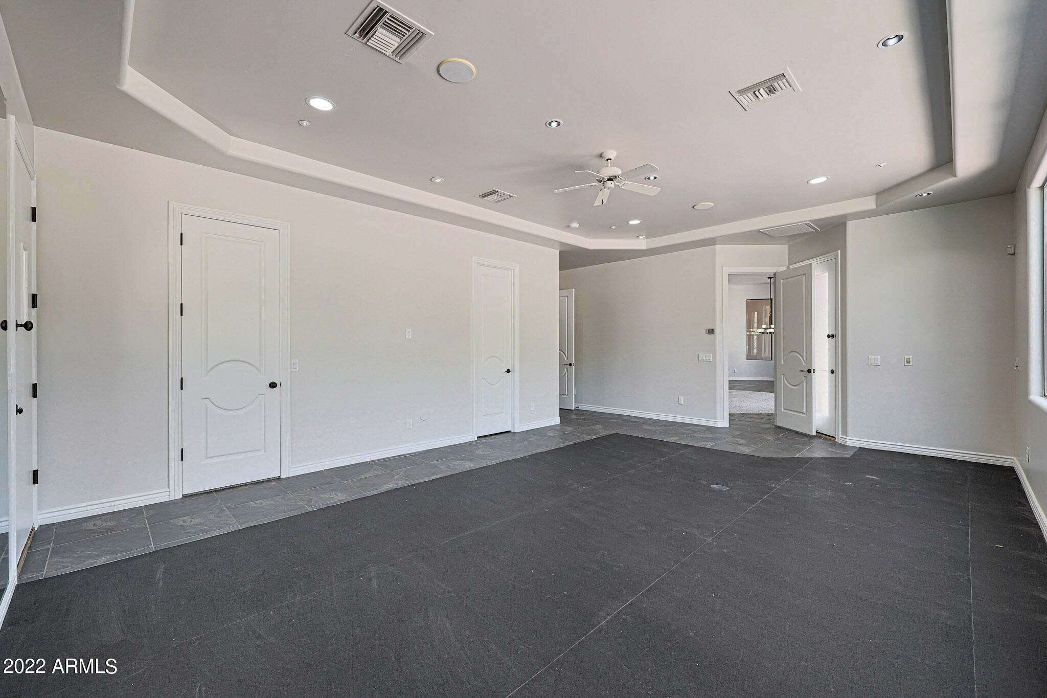 ROYAL VIEW - Residential