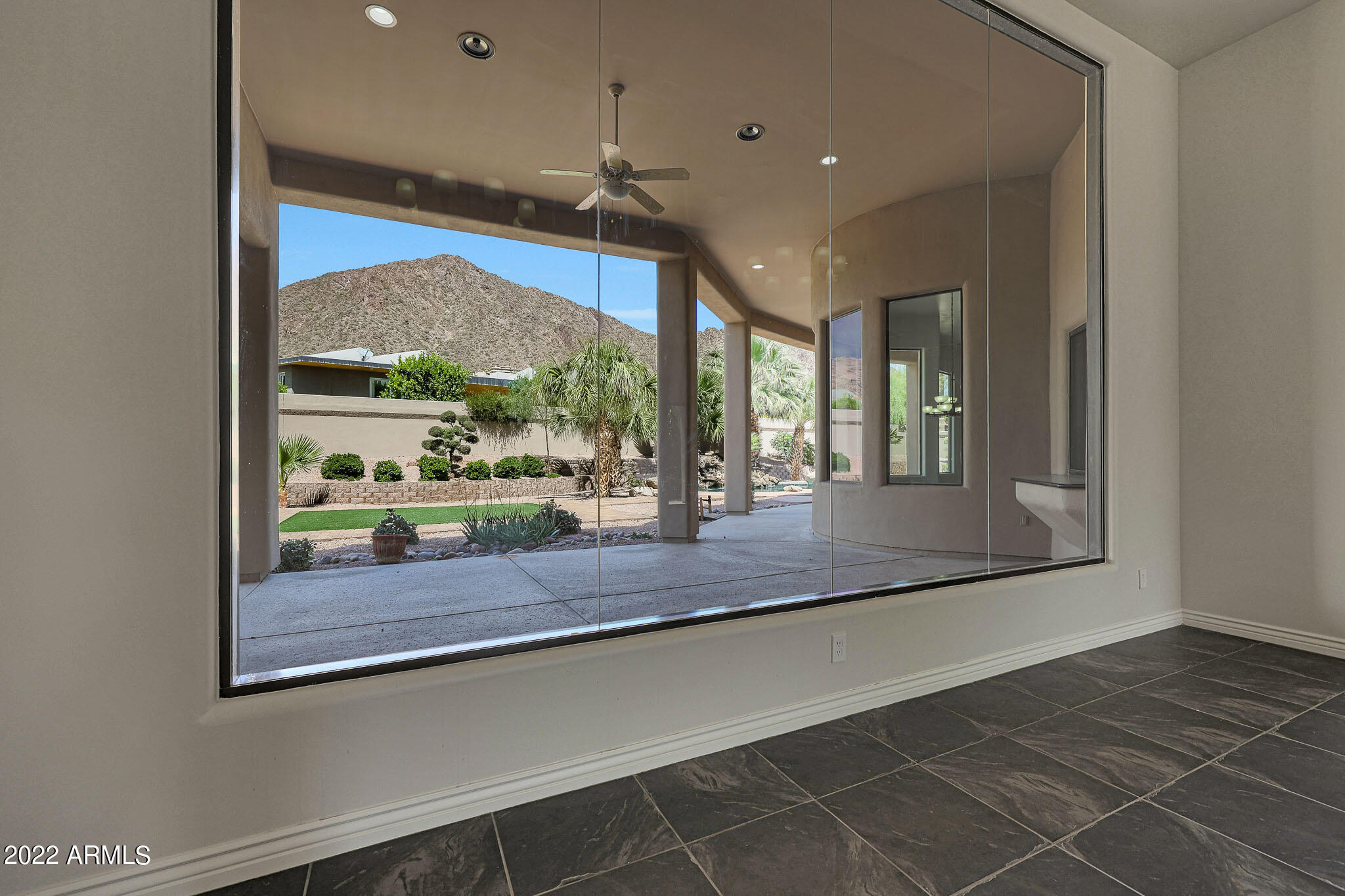 ROYAL VIEW - Residential