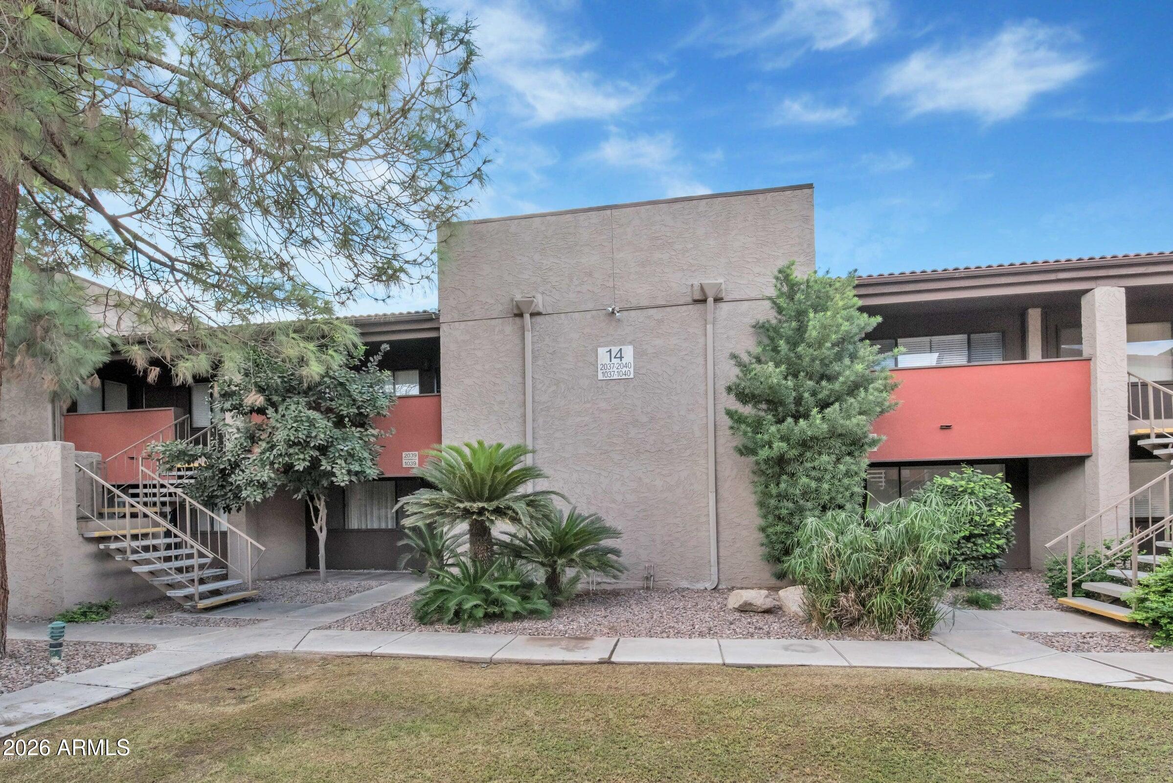 Charming 1 bedroom ,1 bathroom Condo in a great downtown Mesa location! This home features a spacious bedroom, comfortable living area, and a private outdoor patio perfect for relaxing. Enjoy access to the community's sparkling pool and nearby dining, shopping, and entertainment. A great opportunity in the heart of Mesa!