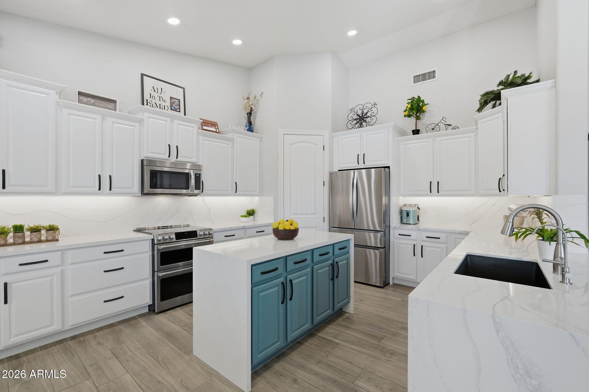 CREEKSIDE ESTATES - Residential