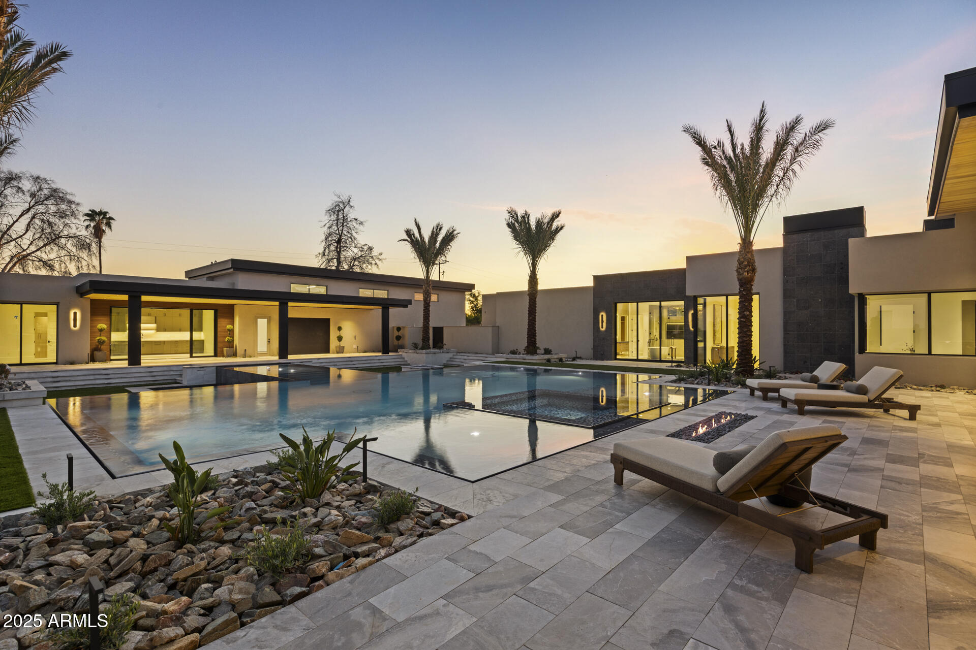DESERT ESTATES UNIT 1 LOT 20 - Residential