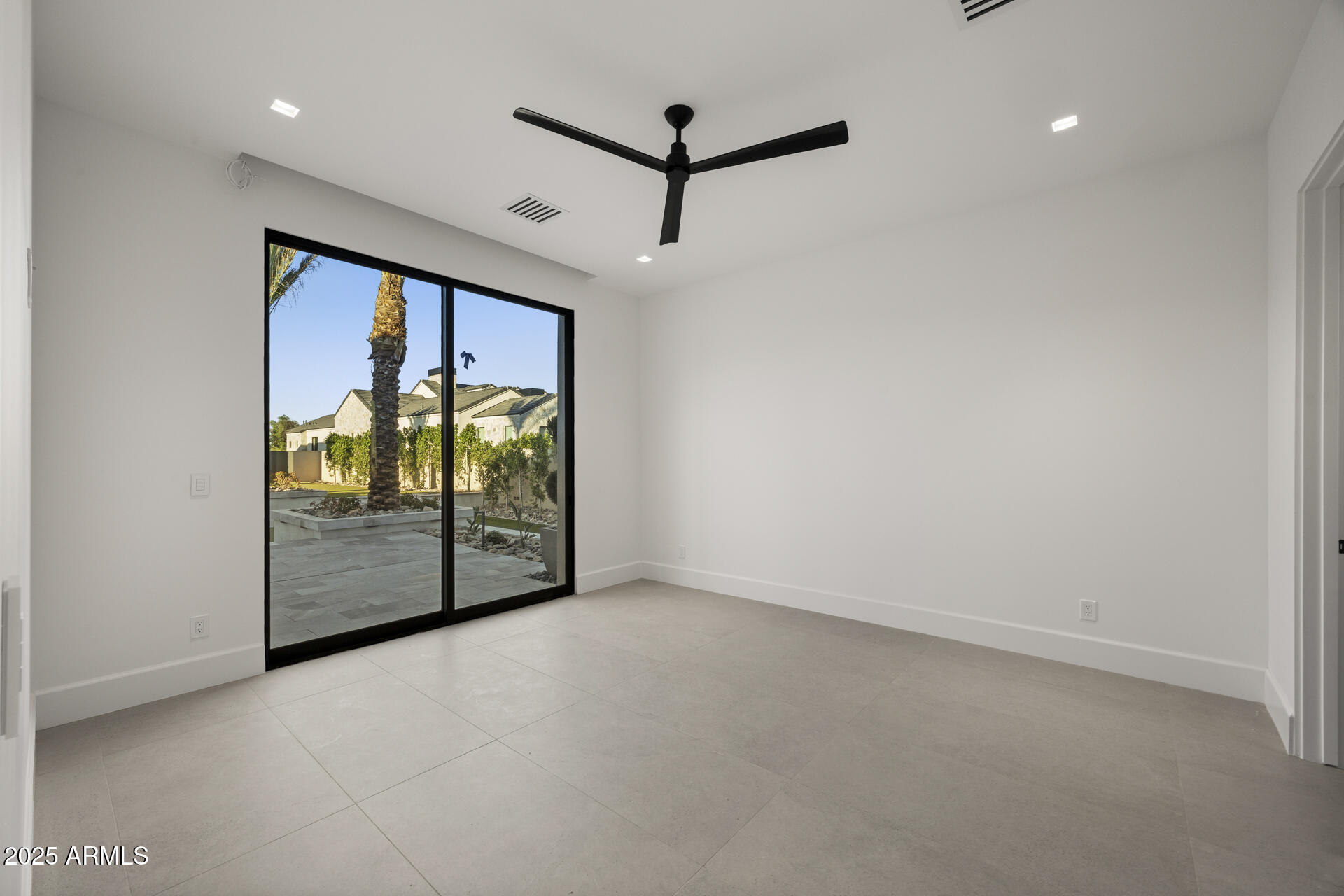 DESERT ESTATES UNIT 1 LOT 20 - Residential