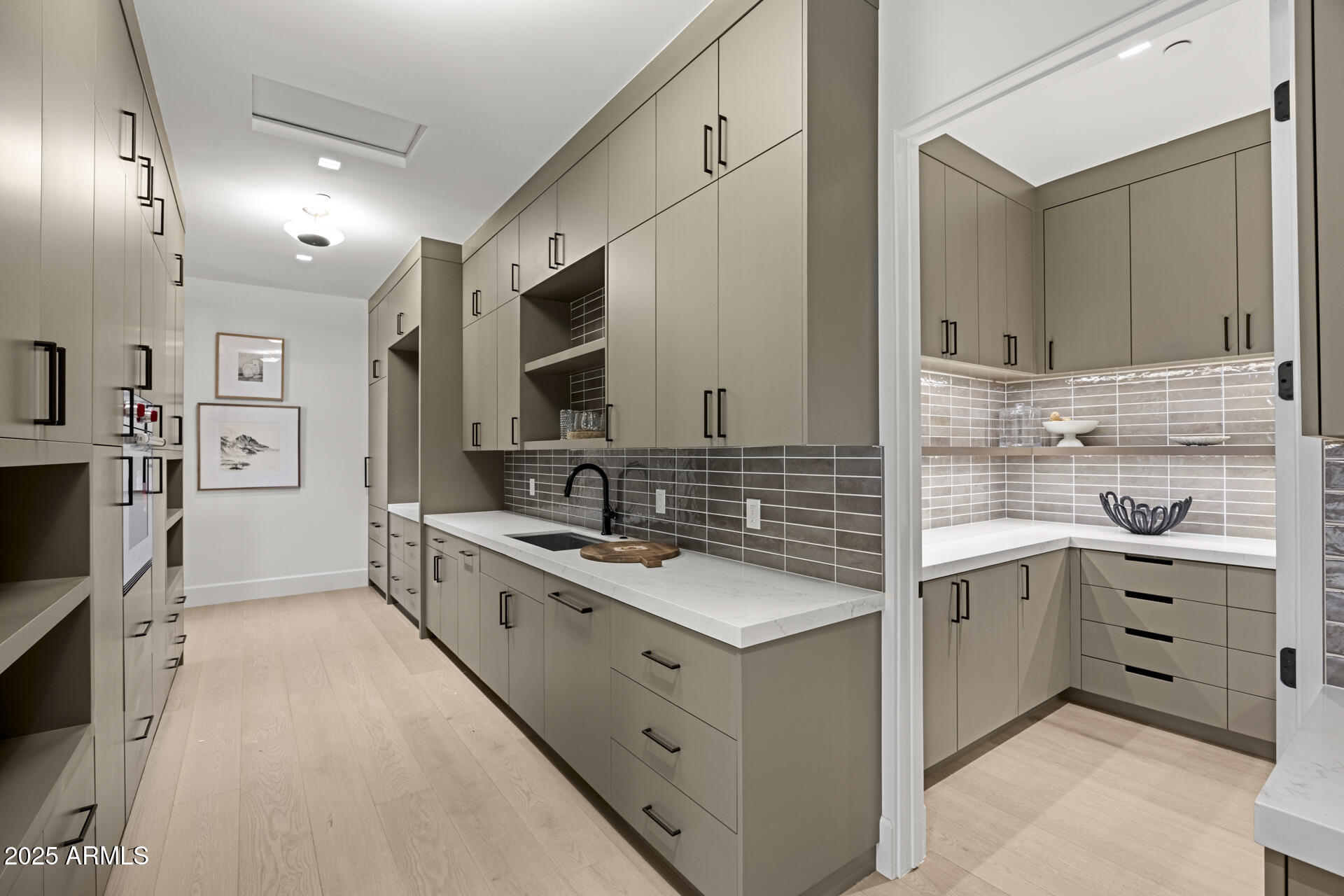 DESERT ESTATES UNIT 1 LOT 20 - Residential