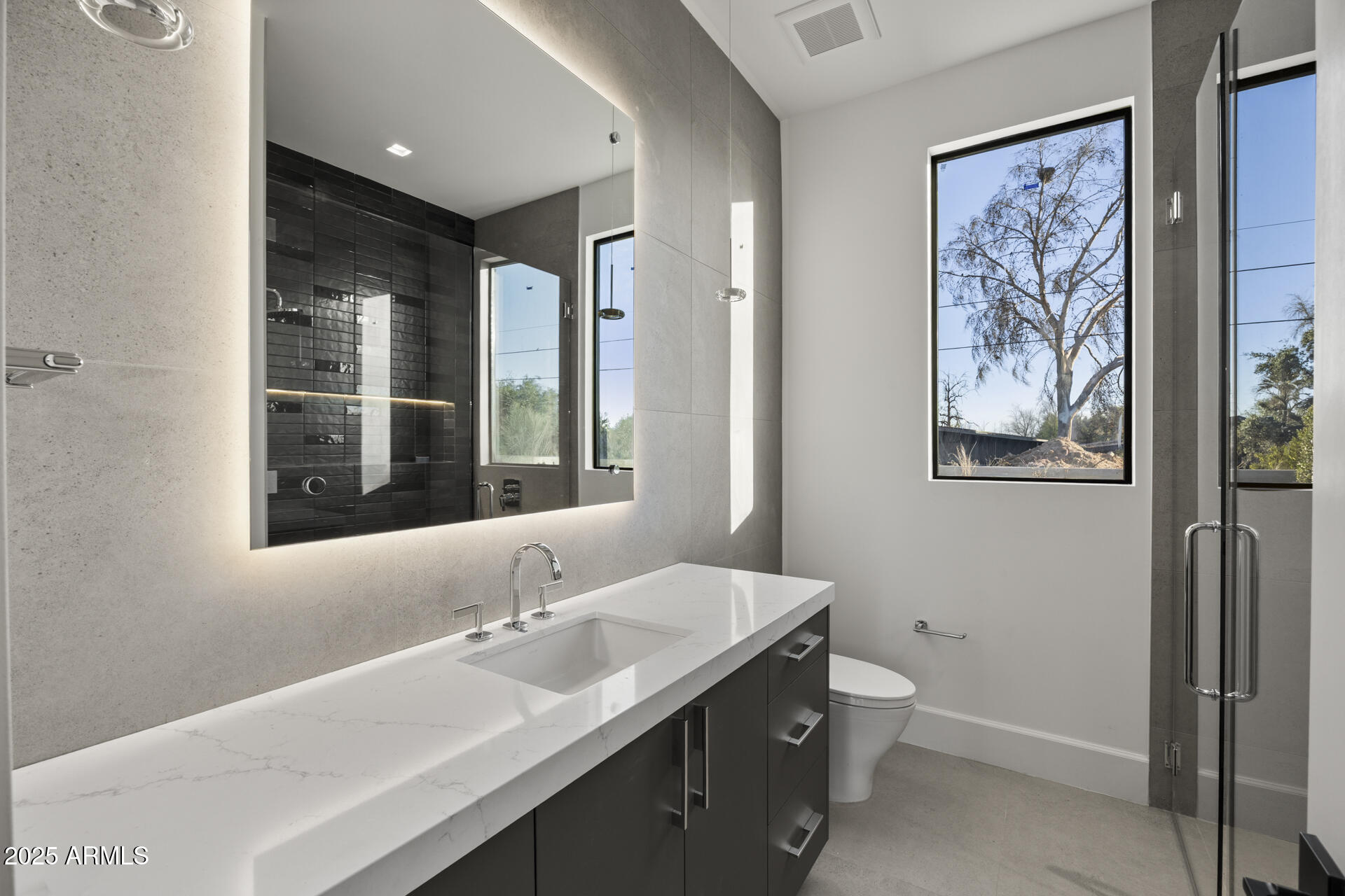 DESERT ESTATES UNIT 1 LOT 20 - Residential